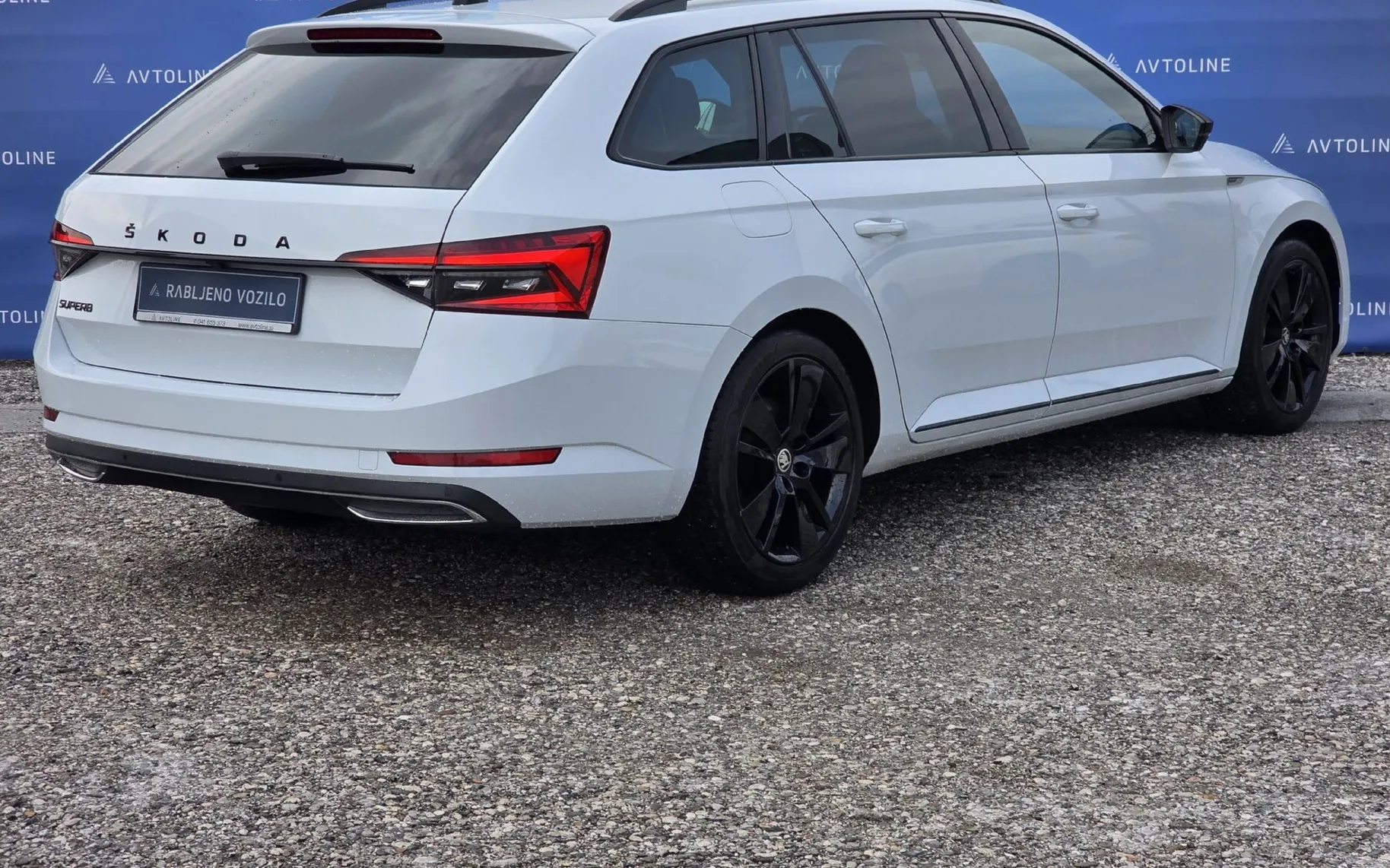 Zunanja slika - Škoda Superb - 1.5 TSI Sportline Combi 110 kW DSG AMBI NAVI EL SE - 6