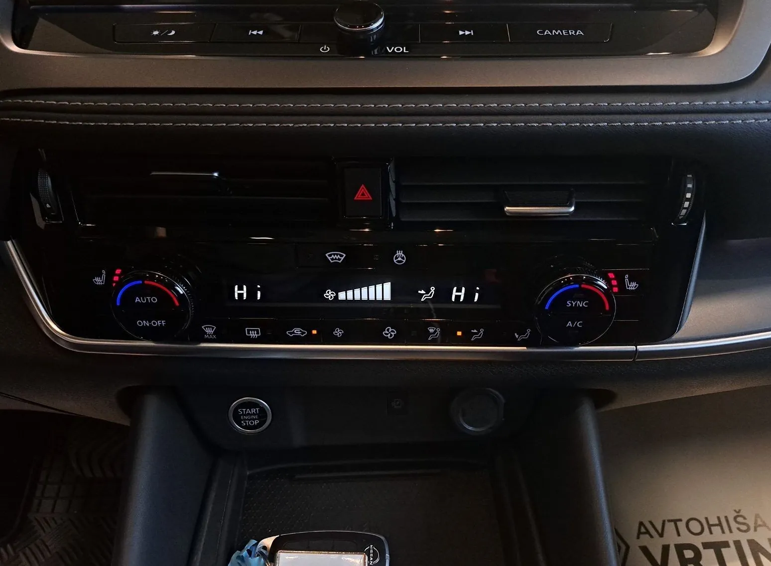 Zunanja slika - Nissan Qashqai - 1.3 DIG-T 158 X-Tr. N-CONNECTA COLD CONFORT SUN - 14