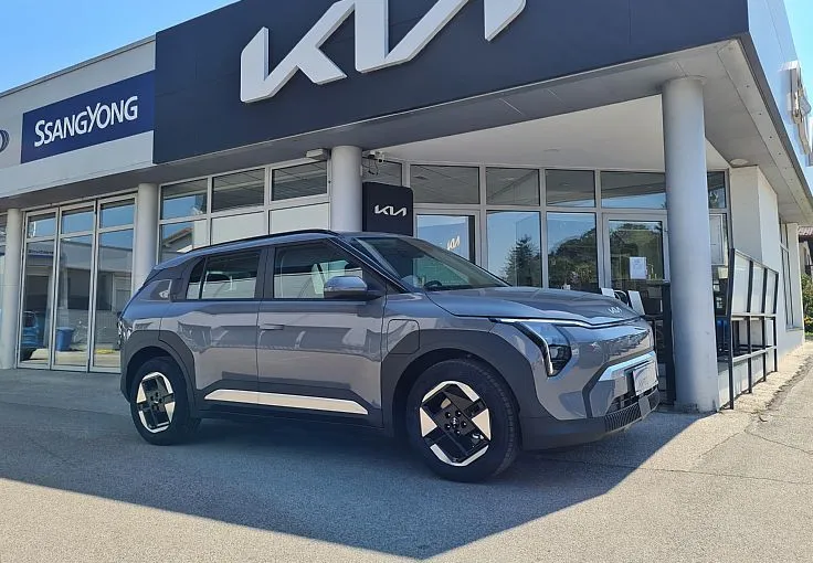 Zunanja slika - KIA EV3 - 58.3 kWh baterija. 150 kW  204 KM  Star - 1