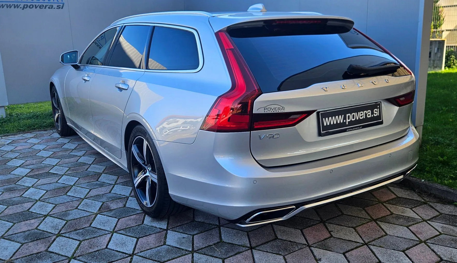 Zunanja slika - Volvo V90 - D4 AWD R-Design Avt.+18 Col +Kamera+Priklop - 8