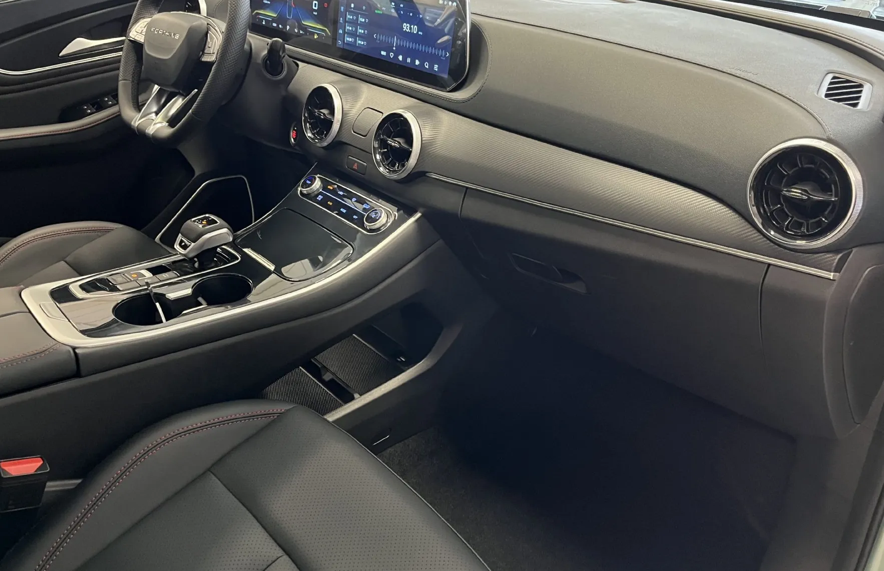 Zunanja slika - Forthing Forthing T5 EVO - T5 Evo 1.5 T-GDI LUXURY - NA ZALOGI - my 2025 - - 8