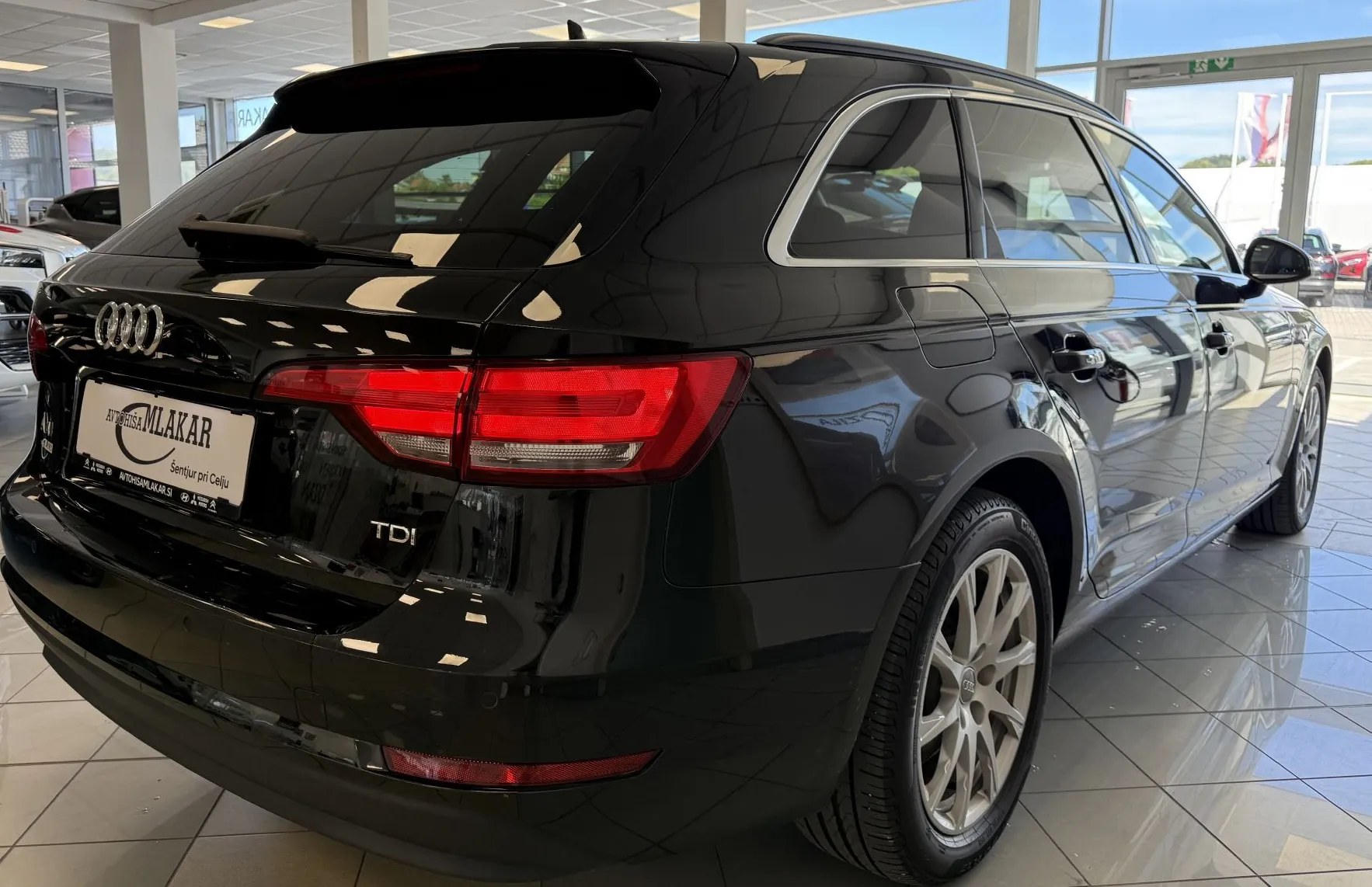 Zunanja slika - Audi A4 - Avant 2.0 TDI ultra Sport S tronic 140 KW - 6