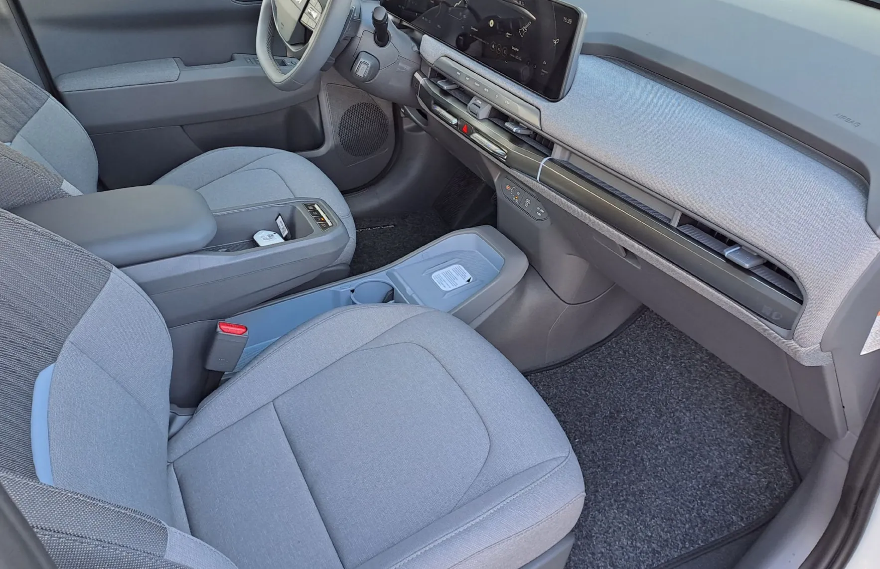 Zunanja slika - KIA EV3 - 58.3 kWh baterija. 150 kW  204 KM  Star - 6