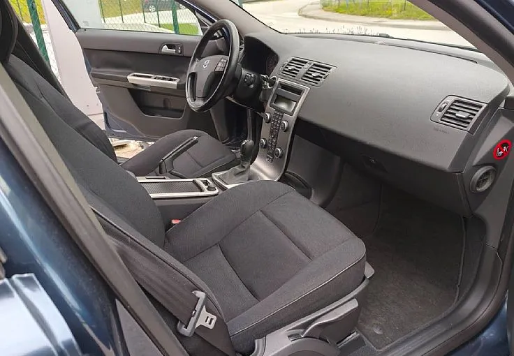 Zunanja slika - Volvo V50 - 1.6 D DRIVe ZELO LEPO OHRANJEN 245110 KM VSE BP - 7