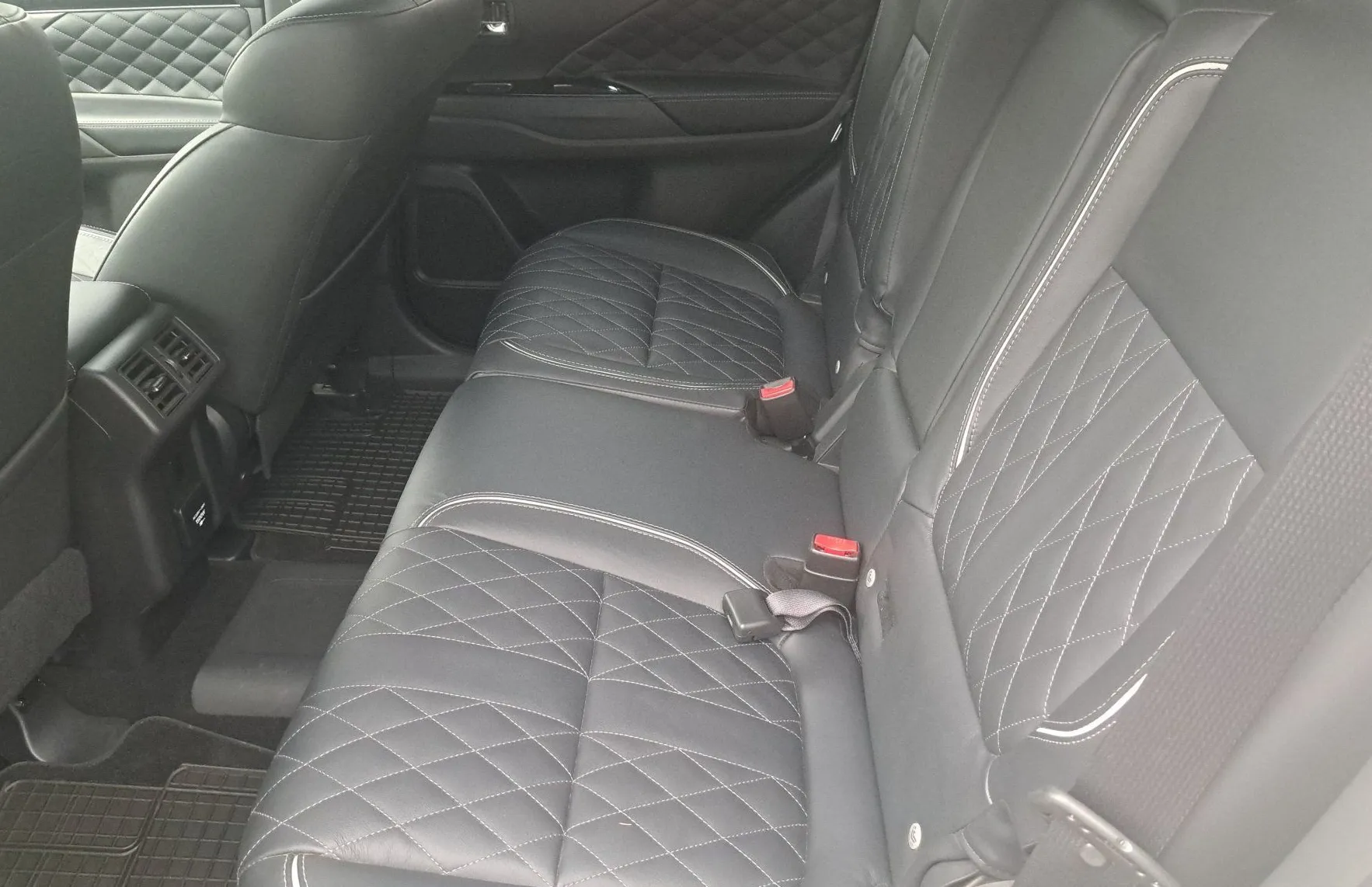 Zunanja slika - Mitsubishi Outlander - PHEV 4WD 2.4 Diamond Avt. - 11