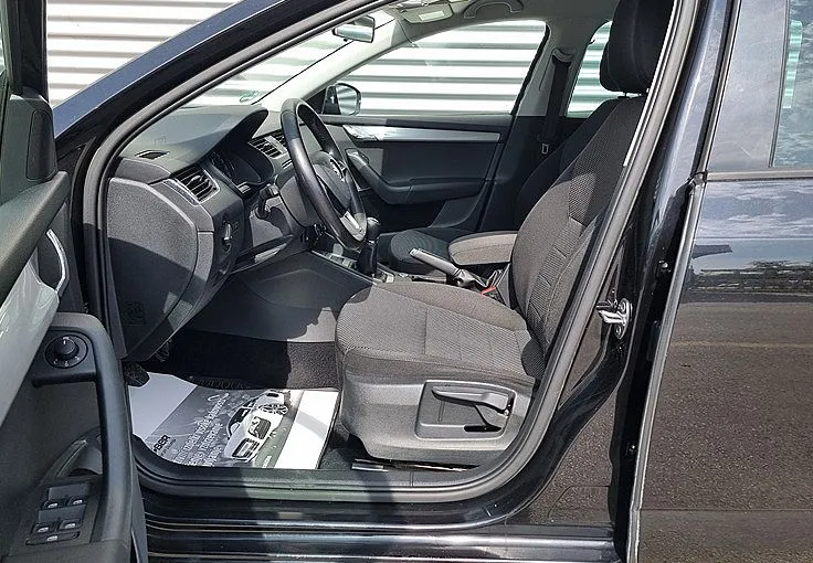 Zunanja slika - Škoda Octavia - 2.0 TDI-110KW-VELIKI SERVIS-VELIKA NAVI-GR.S - 7