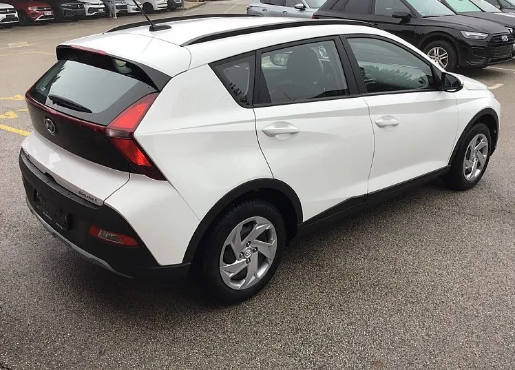 Zunanja slika - Hyundai Bayon - 1.2 MPI LIFE - samo 29.100 km - 5
