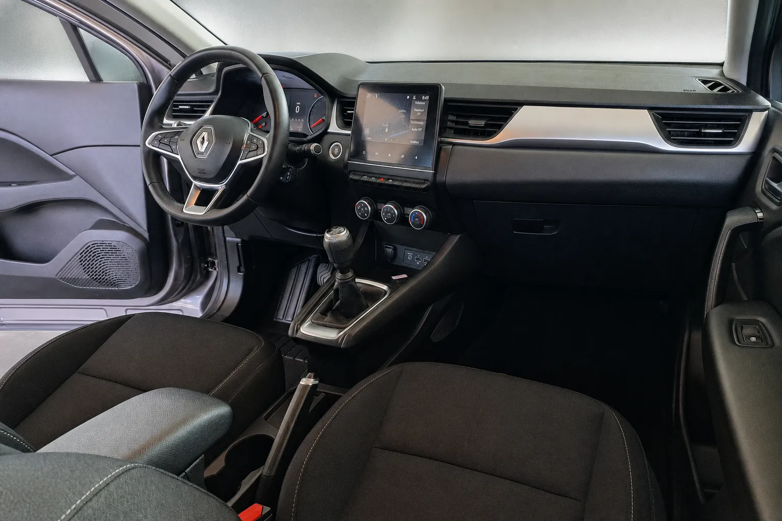 Notranja slika - Renault Captur - TCe-M 2022-GARANCIJA-1 LASTNIK-ODLIČEN-KOT NOV - 9
