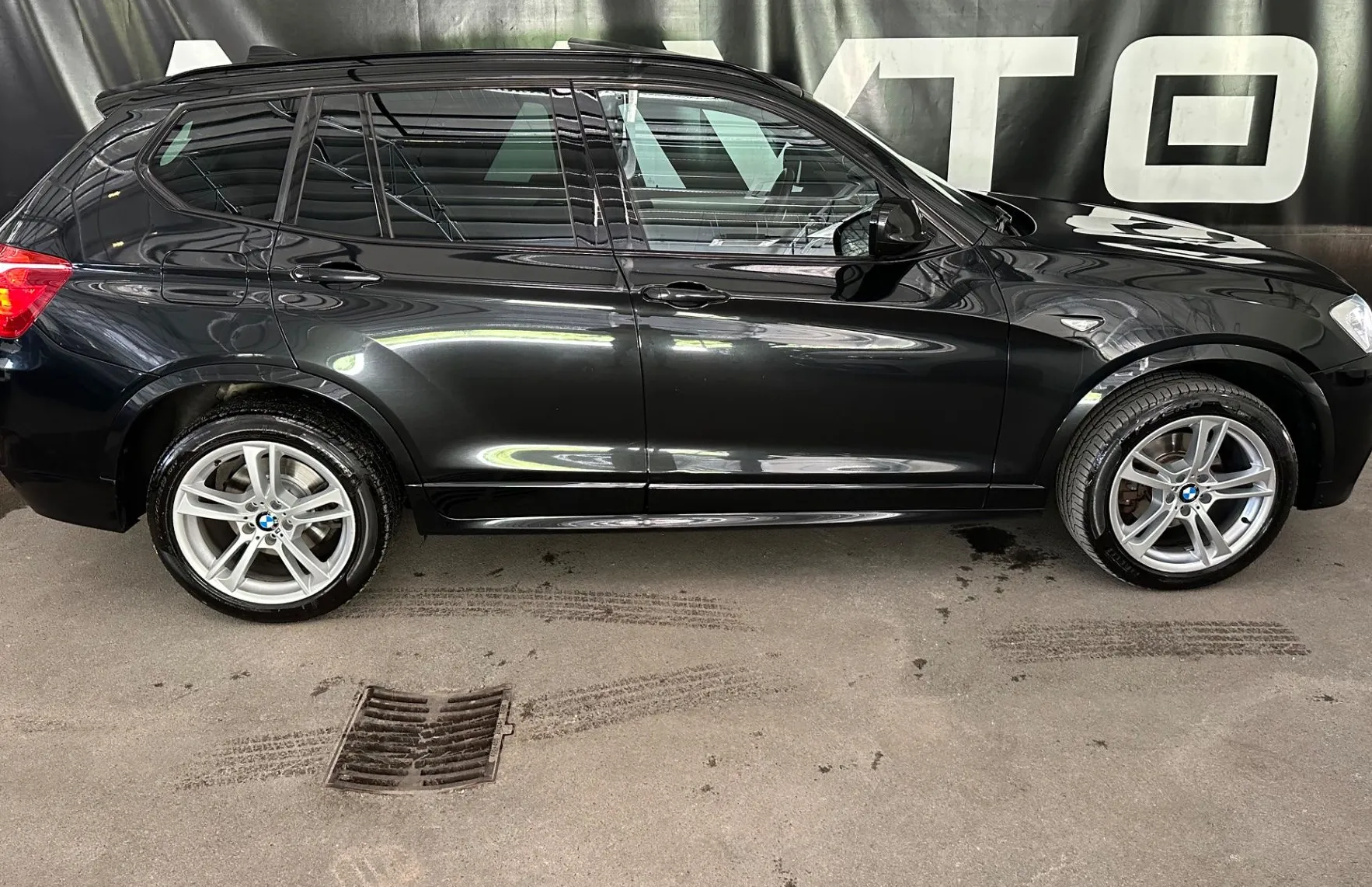 Zunanja slika - BMW X3 - serija : xDrive35d Avt. MSPORT-19COL-KAMERA-HUD-NAVI-USNJE - 3