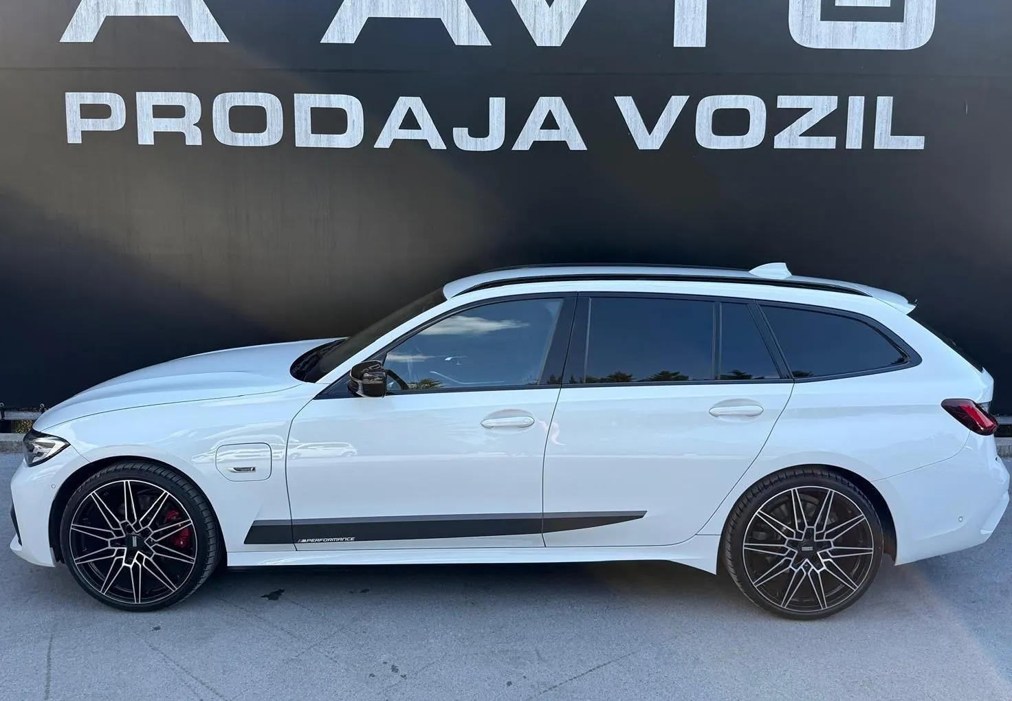Zunanja slika - BMW Serija 3 - Touring: 320E MSPORT PERFORMANCE-20COL-KAMERA - 4
