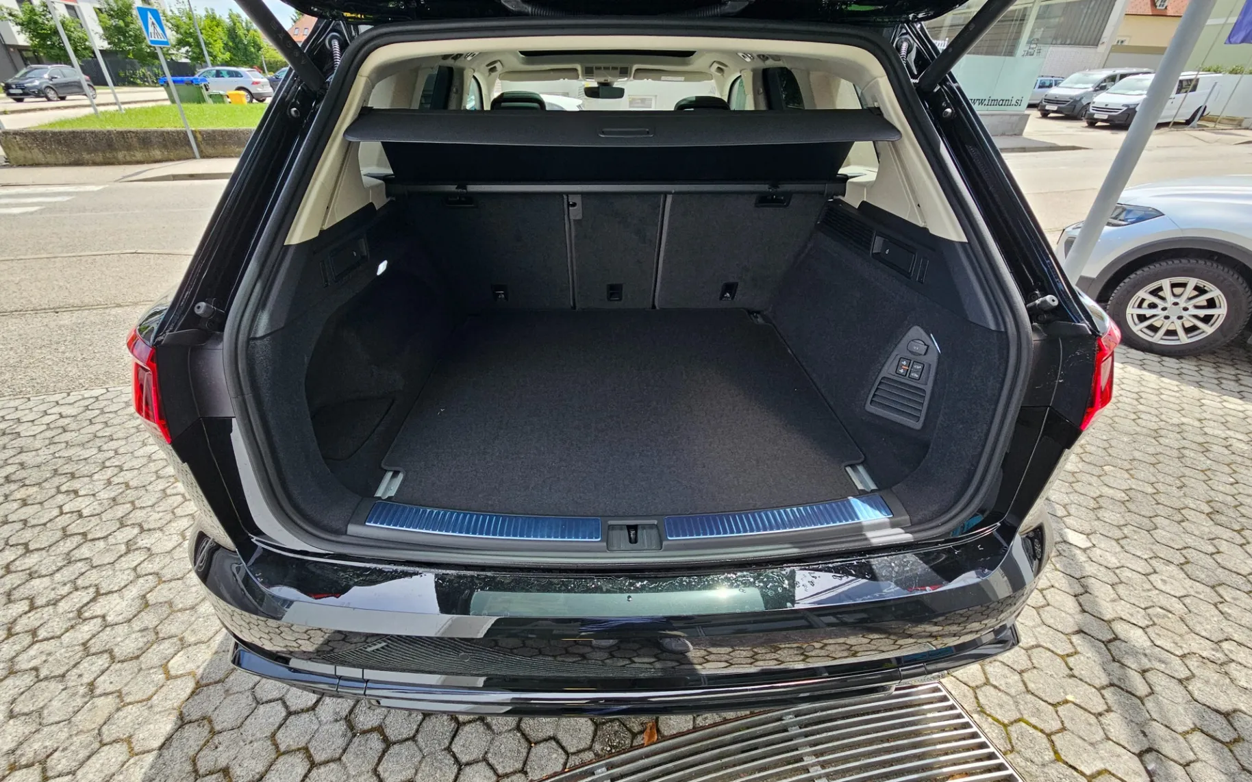 Zunanja slika - Volkswagen Touareg - 4motion V6 TDI BMT R-Line Final Edition - 6
