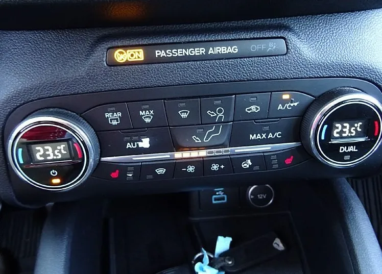 Zunanja slika - Ford Kuga - 1.5 TREND 120KM - NAVI - GRETJE VOLANA. SEDEŽEV- - 15