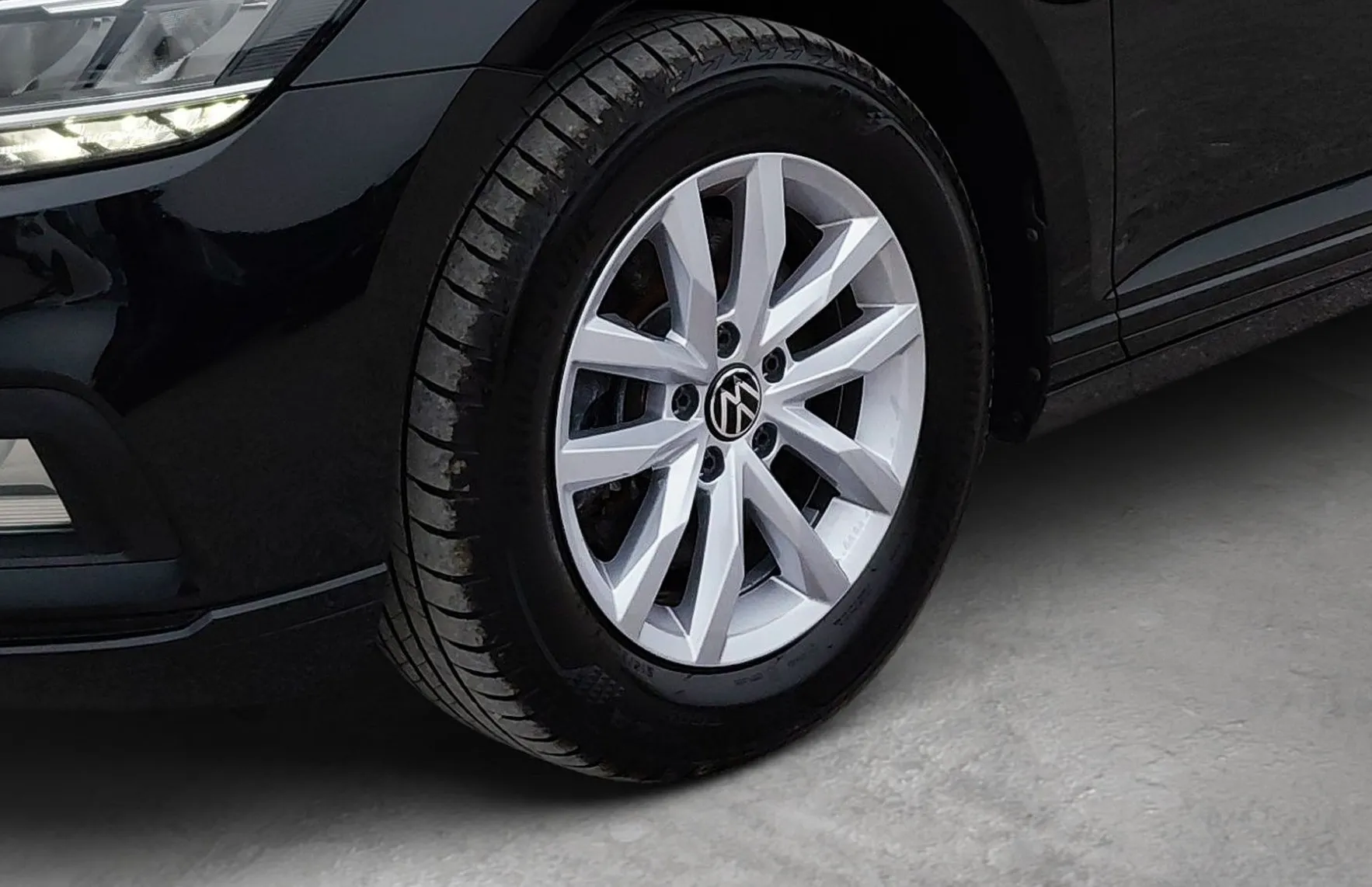 Zunanja slika - VW Passat - Variant 2.0 TDI BMT SCR Business DSG-Vlečna kljuka-Kamera - 6