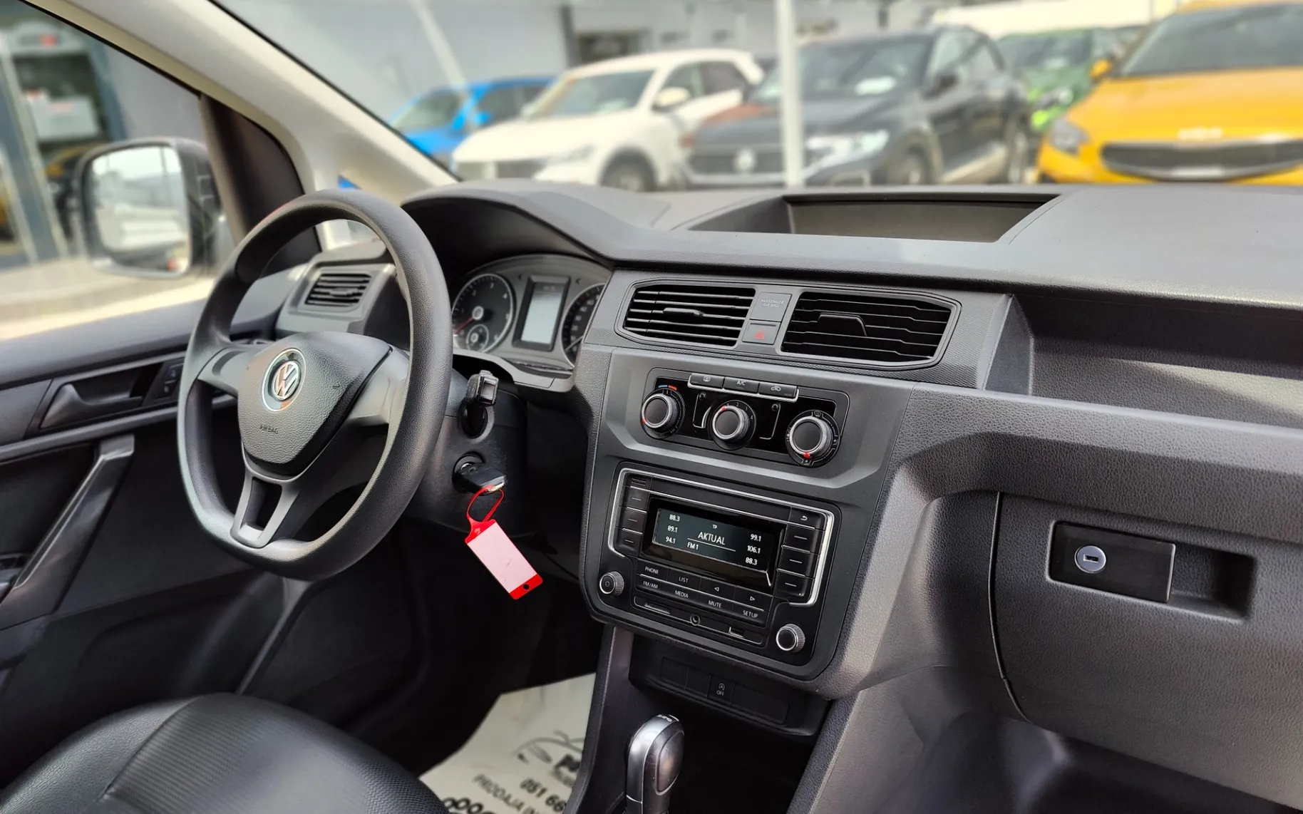 Zunanja slika - VW Caddy - 2.0 TDI DSG 75kW N1 tovorno DDV PDC USNJE BT - 11