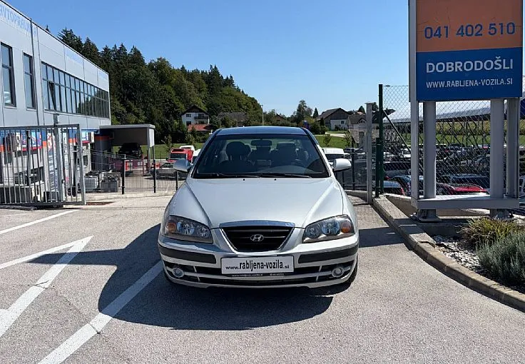 Zunanja slika - Hyundai Elantra - 2.0 CVVT GLS Top-K LEPO OHRANJENO VOZILO - 2