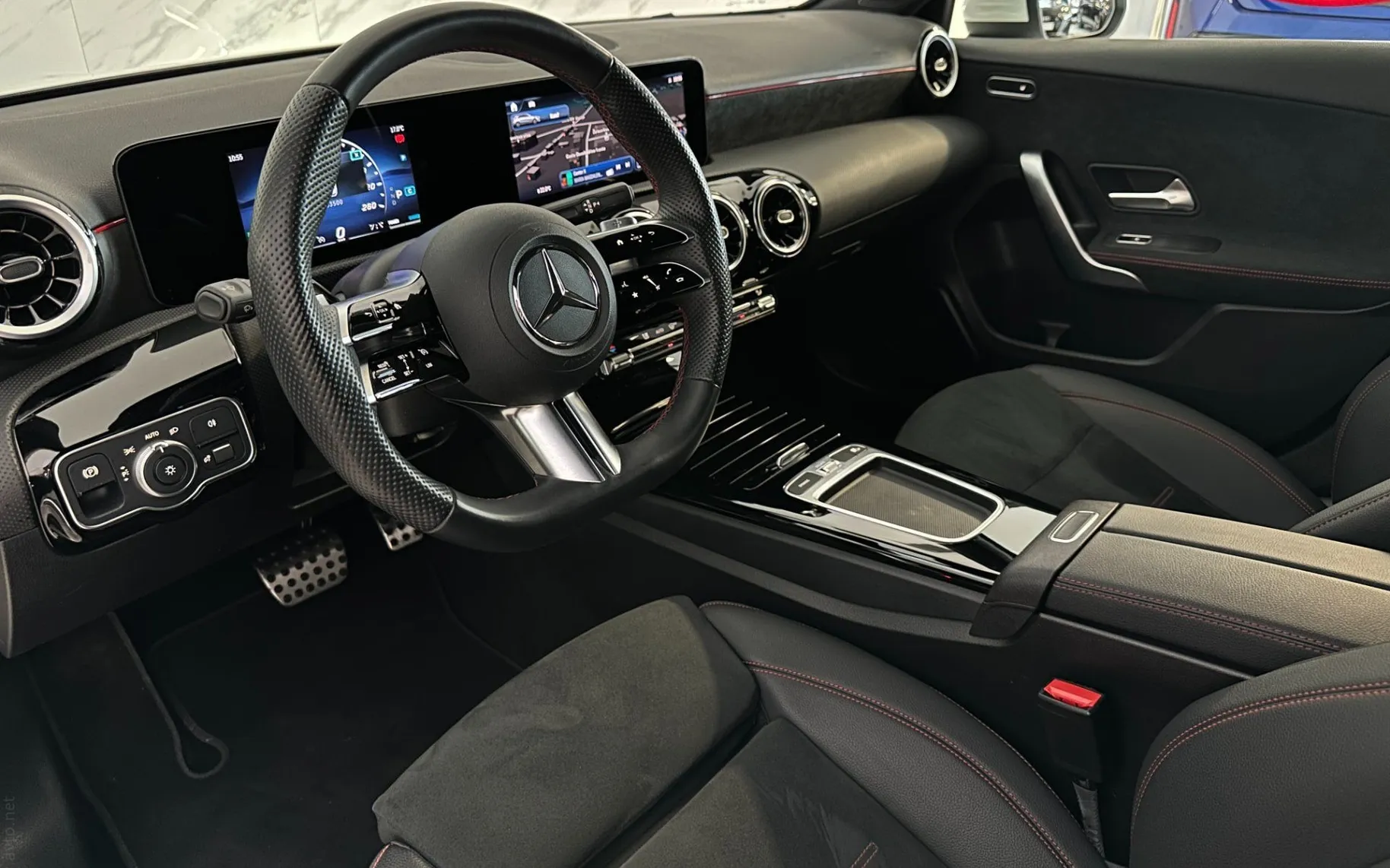 Notranja slika - Mercedes-Benz A-Razred - 200 AMG Line |Kamera|Navi|Gretje|SLO|1.Lastnik| - 8