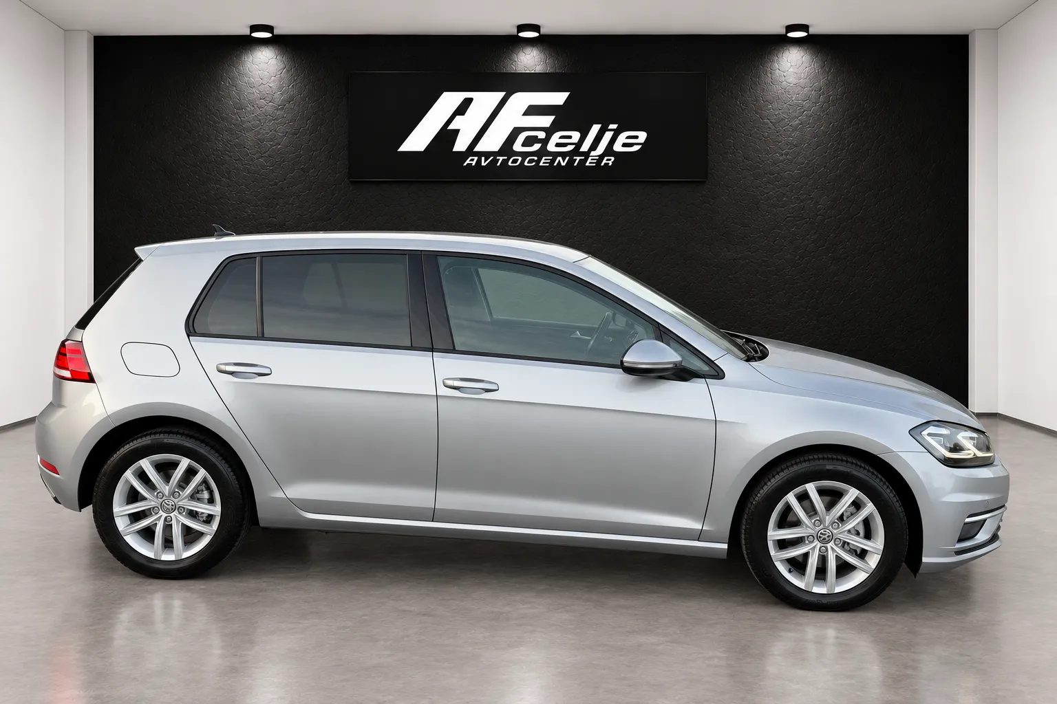 Zunanja slika - Volkswagen Golf - 2.0 TDI-H LINE-BI XENON+ALCANTARA-KREDIT IN LIZING - 4