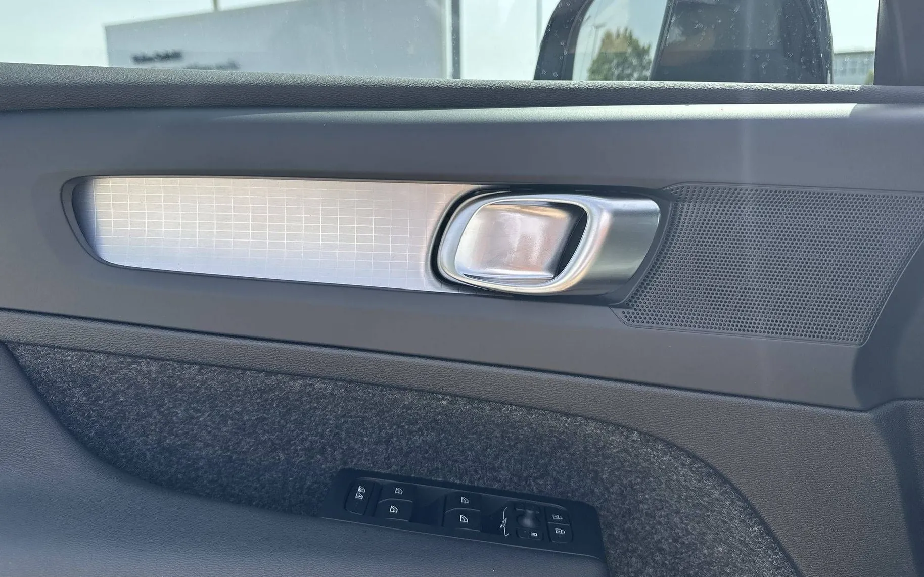 Notranja slika - Volvo XC40 - B3 P Core Avt. - 13