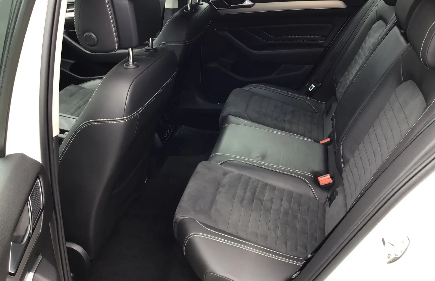 Zunanja slika - Volkswagen Passat - Variant 2.0 TDI BMT SCR Elegance DSG - 11