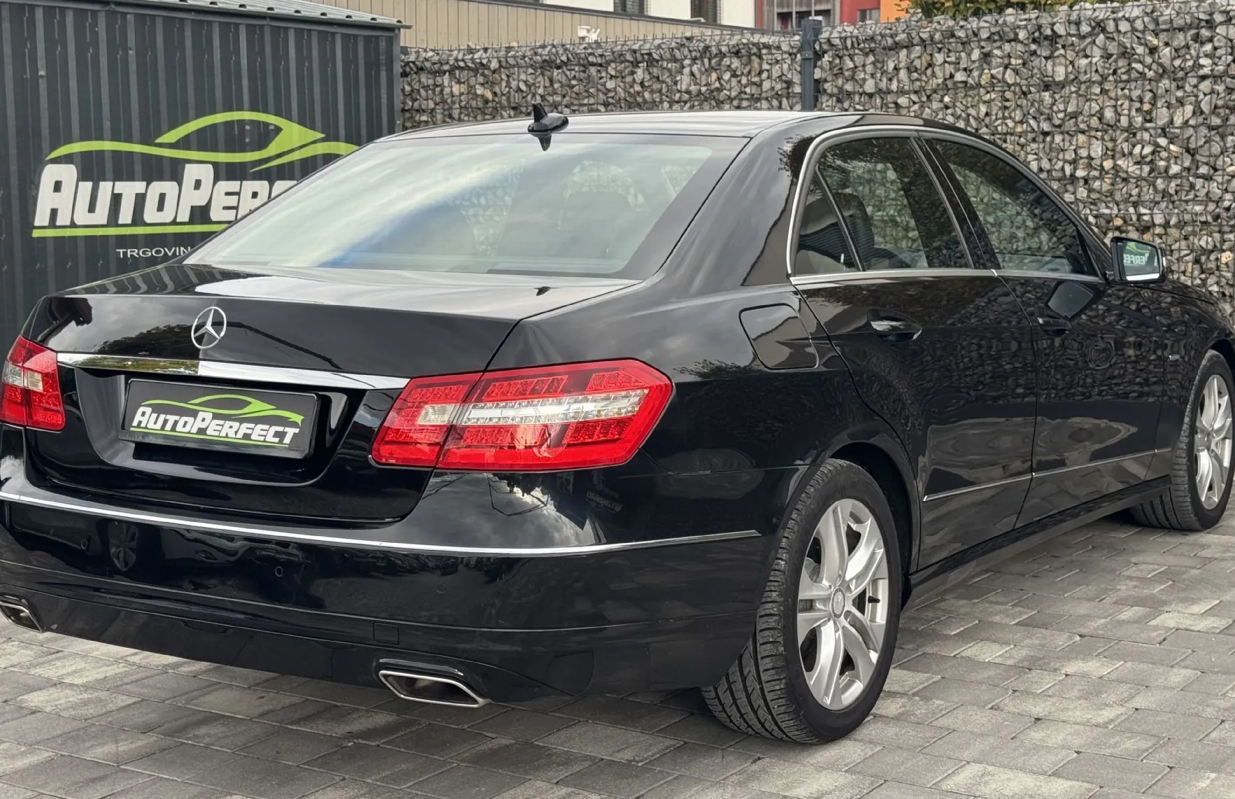 Zunanja slika - Mercedes-Benz E-Razred - E 220 CDI AVANTGARDE AVT GR SED NAVI PDC ACC - 6