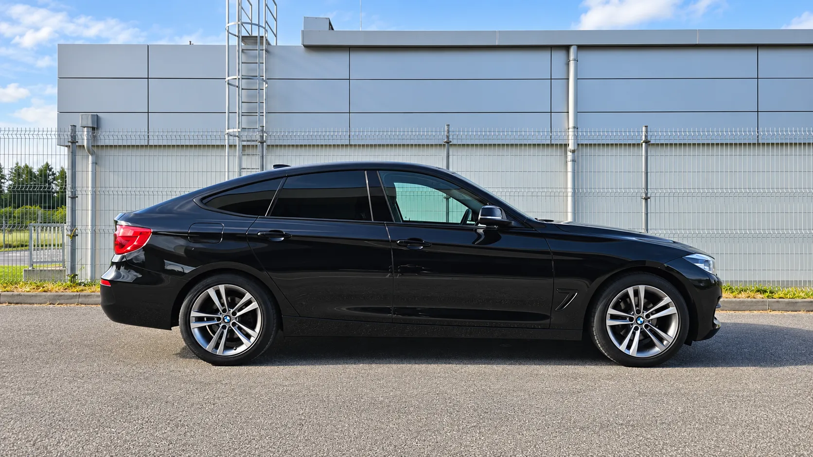 Zunanja slika - BMW Serija 3 - GT 320D xDrive - 2