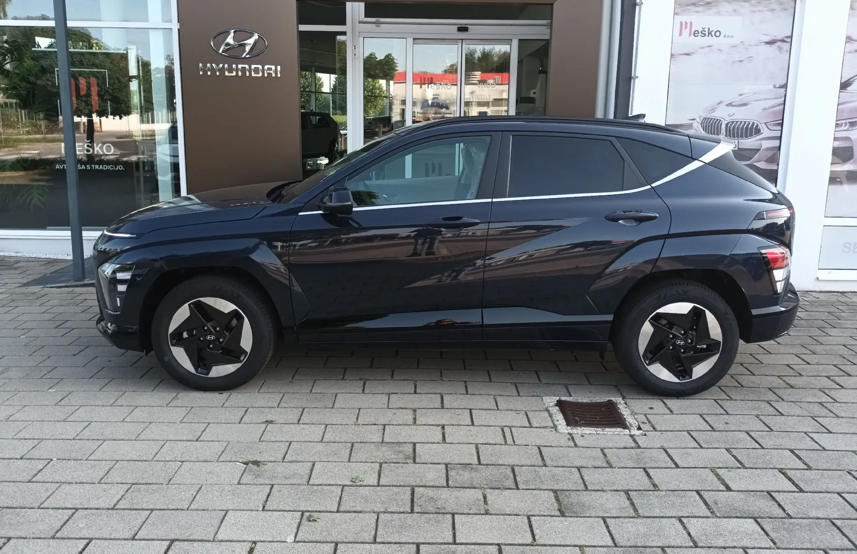 Zunanja slika - Hyundai Kona - BEV 65KWH PREMIUM.win.I.topl.črp..ambient - 3