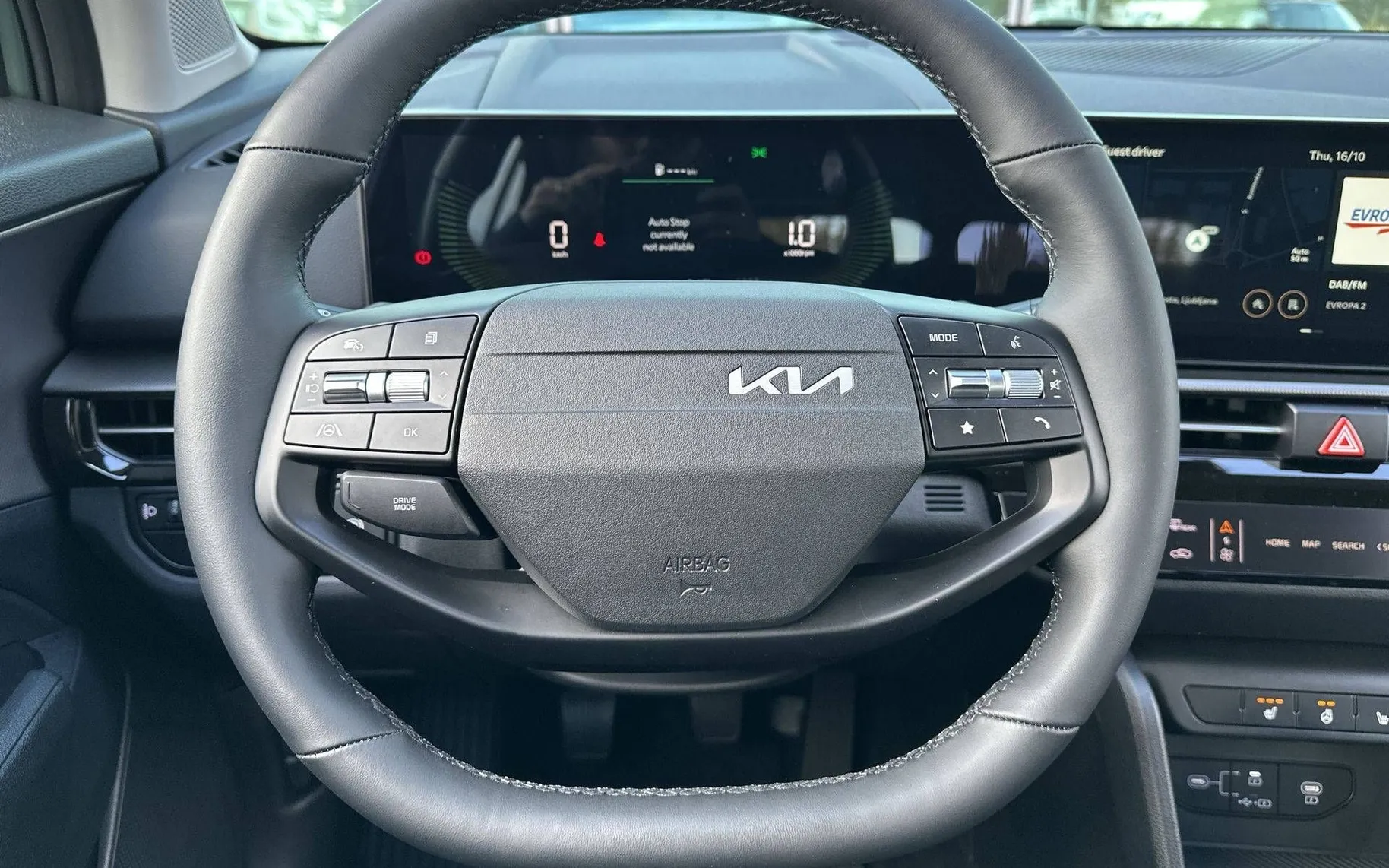 Notranja slika - KIA Sportage - 1.6 T-GDi LX Fresh. 6 MT... - 14
