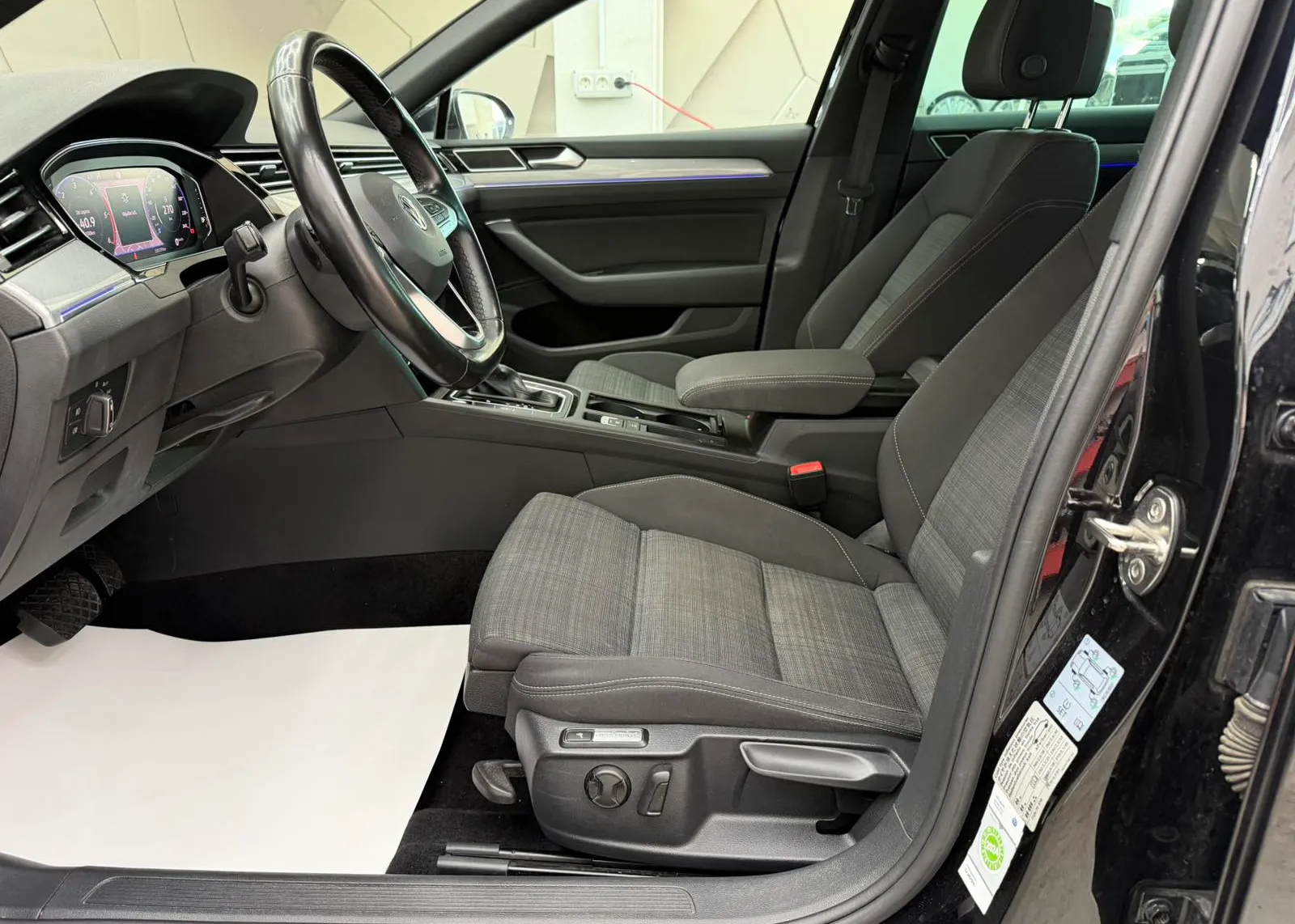 Zunanja slika - Volkswagen Passat - Variant 2,0 TDI BMT Connect DSG - 7