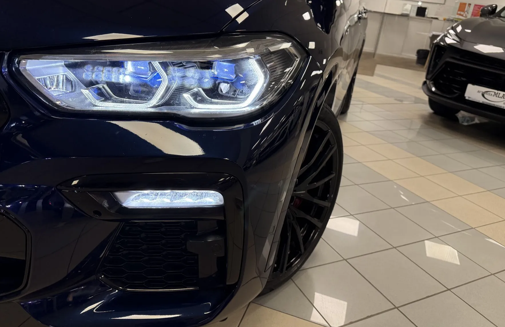 Zunanja slika - BMW X6 - serija : xDrive30d -M-SHADOW-TANSANITE-LASER-ZRAČNO.-22COL - 4