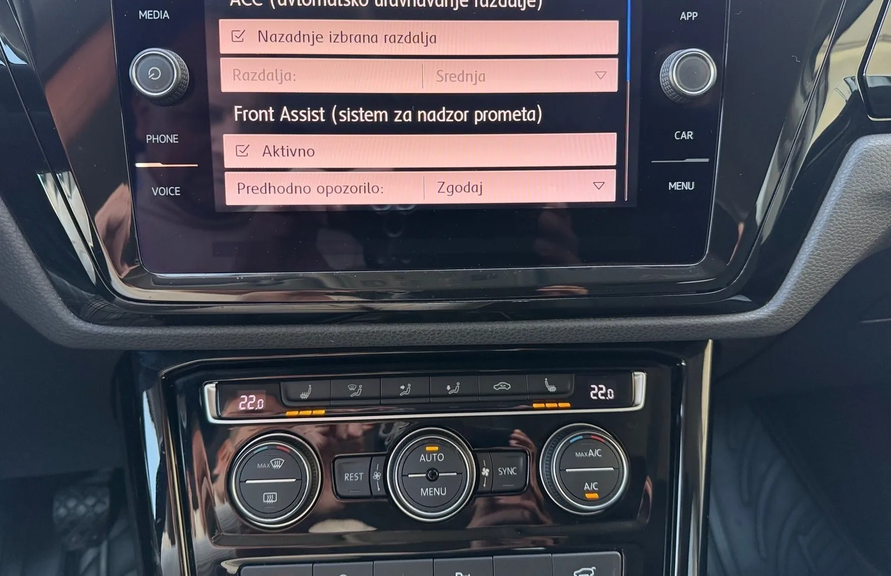 Zunanja slika - VW Touran - 2.0 TDI BMT Highline 110  150 -SLO-High LED-Masa - 15