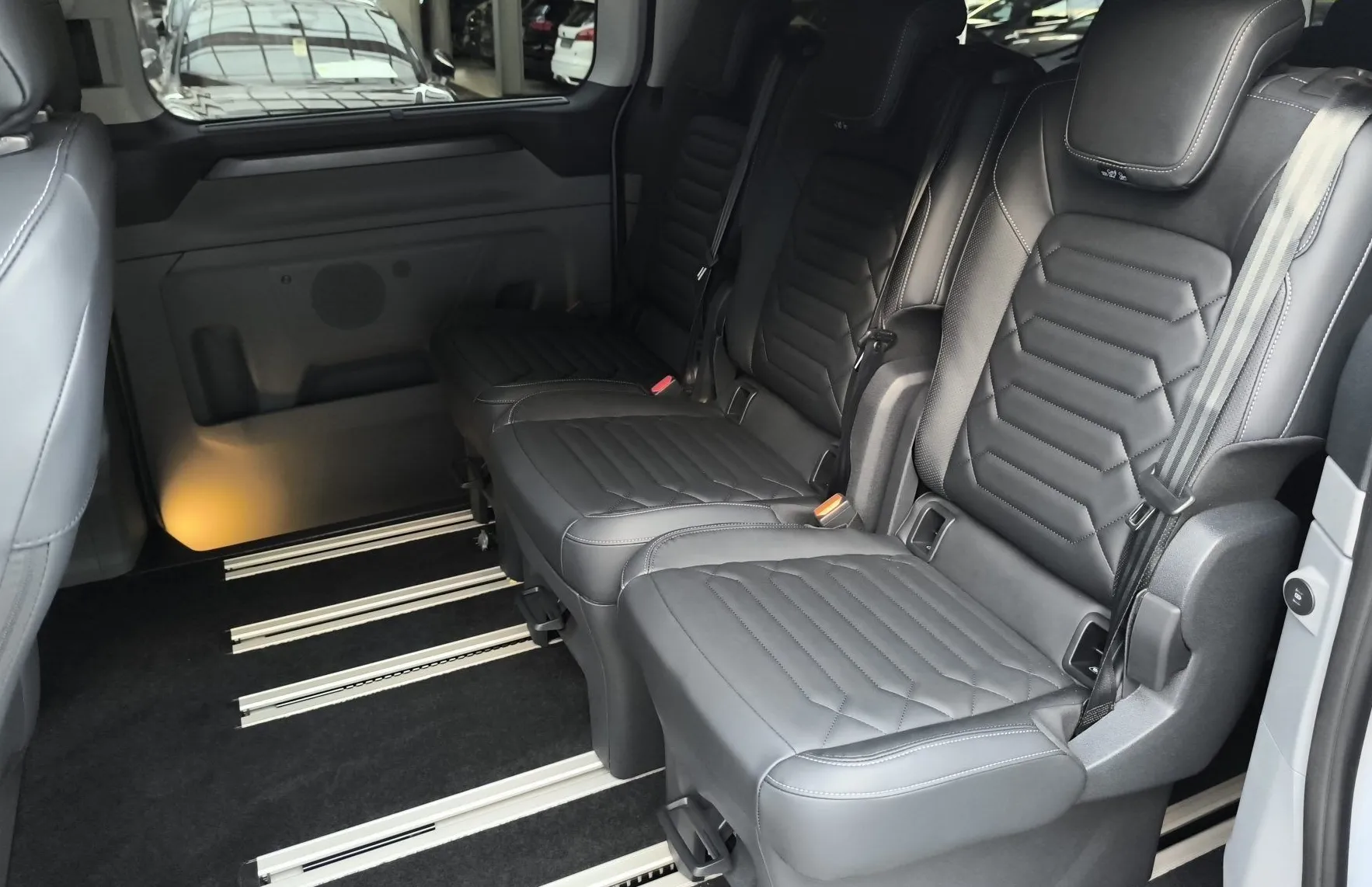 Zunanja slika - Ford Tourneo - Custom TITANIUM X 2.0 TDCi AWD L2 A8-SLUŽBENO VOZILO - 14