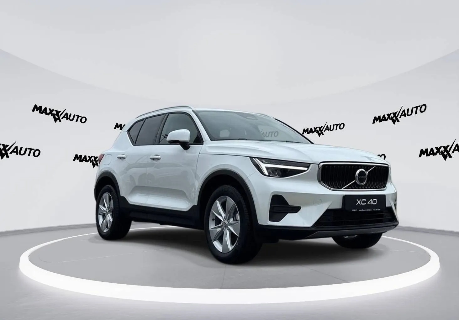 Zunanja slika - Volvo XC40 - B3 P Core AT DCT 3 leta garancije + 3 servisi... - 3