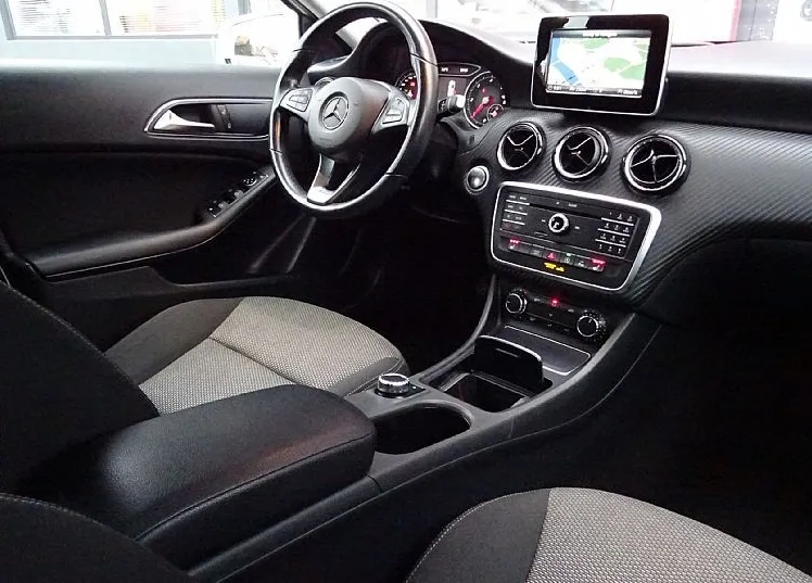 Zunanja slika - Mercedes-Benz GLA-Razred - GLA 200 d 136KM Avt.7G - KOT NOV - SERVISIRAN - - 11