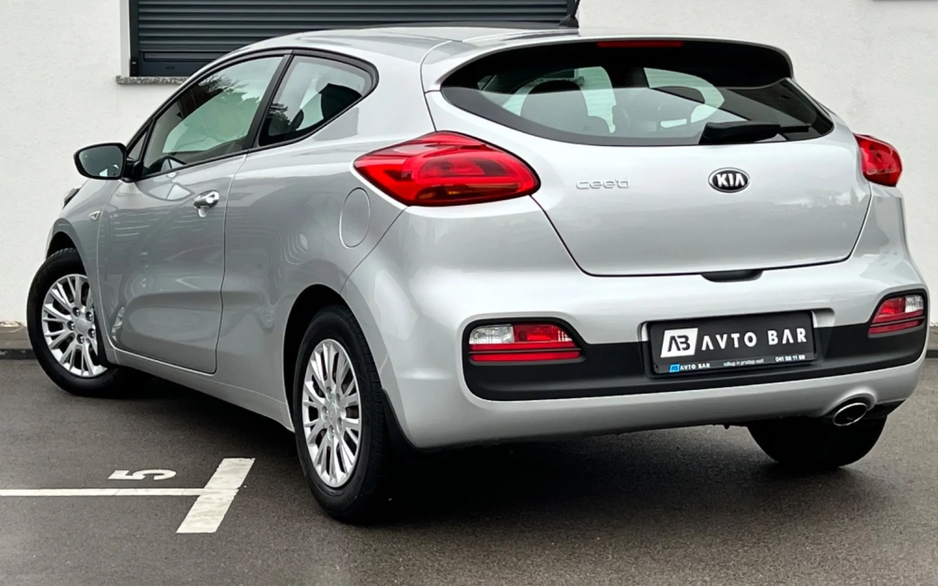 Notranja slika - KIA Pro_Ceed - 1.4 CVVT+SLO+SAMO 97.888km+USB... - 8