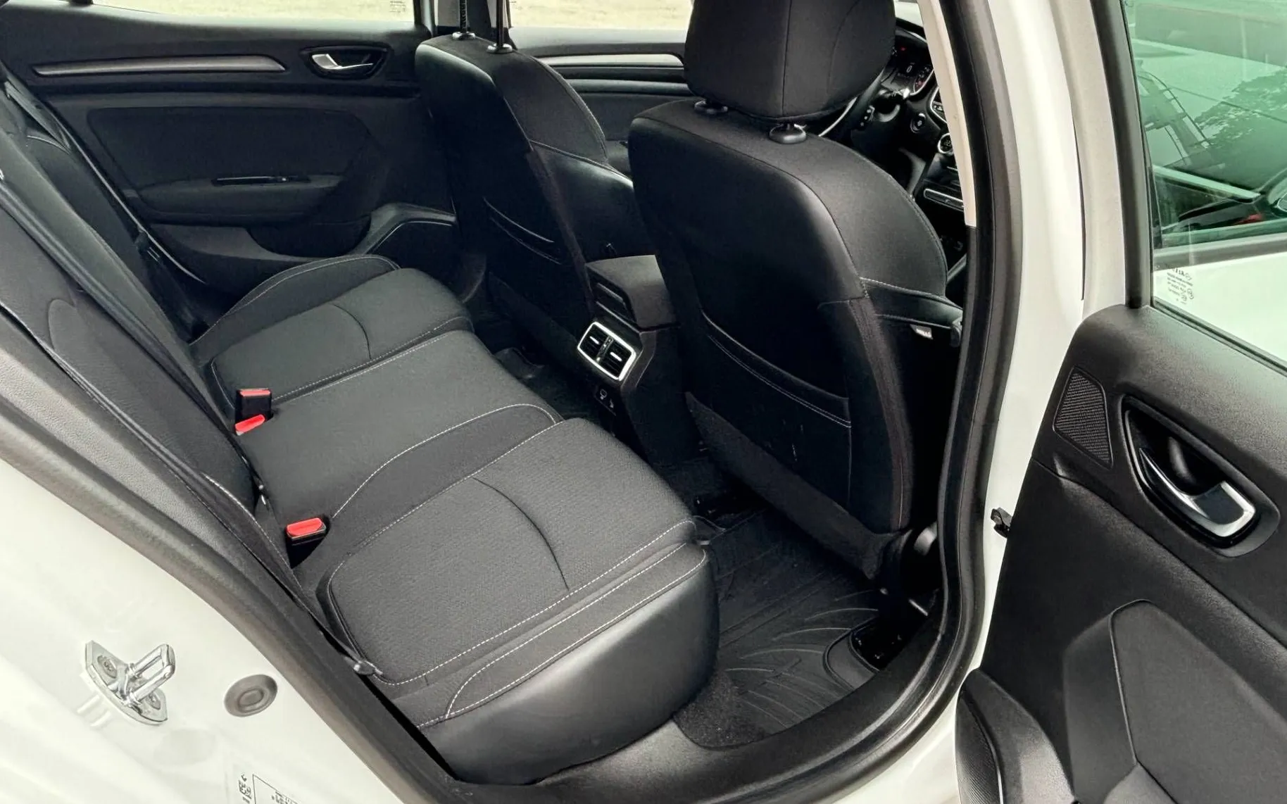 Zunanja slika - Renault Mégane - Megane TCe 116 FUL LED-NAVI-LEASING-LEANPAY - 10