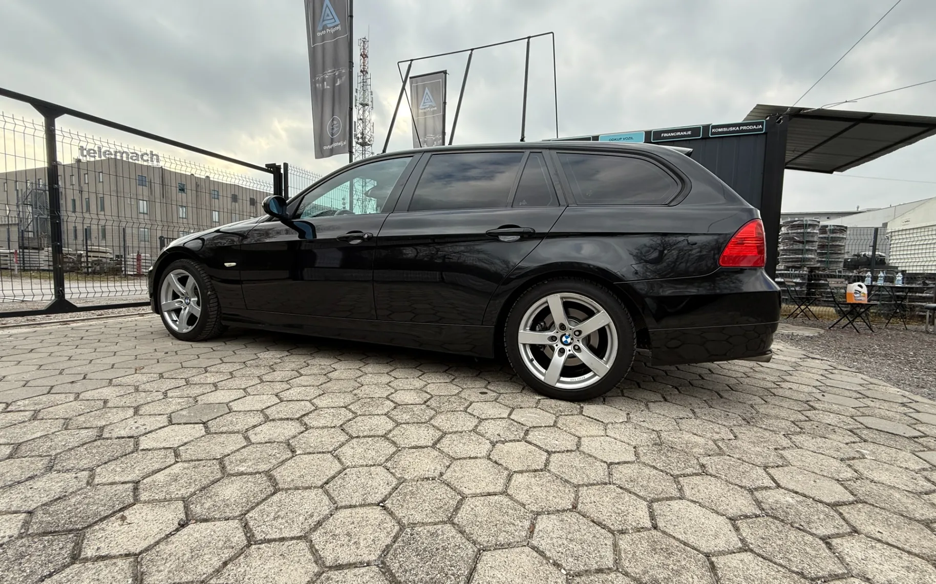 Zunanja slika - BMW Serija 1 - 320d | Usnje | Navi | TOP OHRANJEN - 5