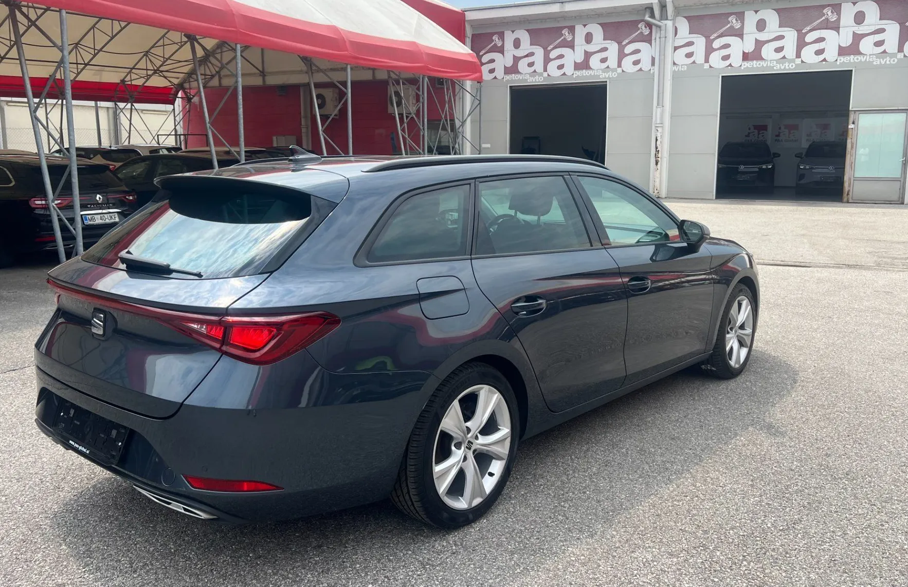 Zunanja slika - Seat Leon - ST 2.0 TDI FR DSG.NEMŠKI+4ALU.PANORAMA.GRE.SEDEŽEV - 3
