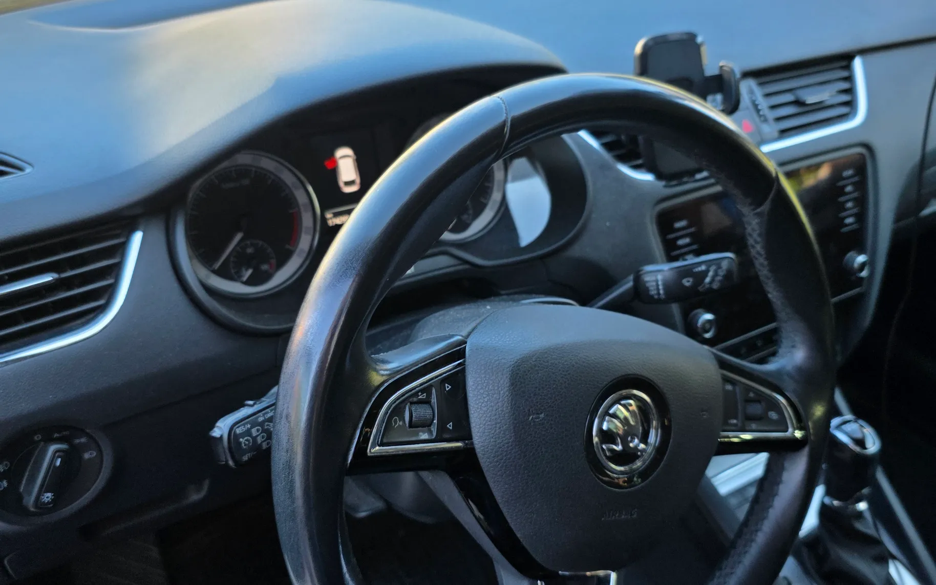 Zunanja slika - Škoda Octavia - Combi 2,0 TDI Family DSG - 4