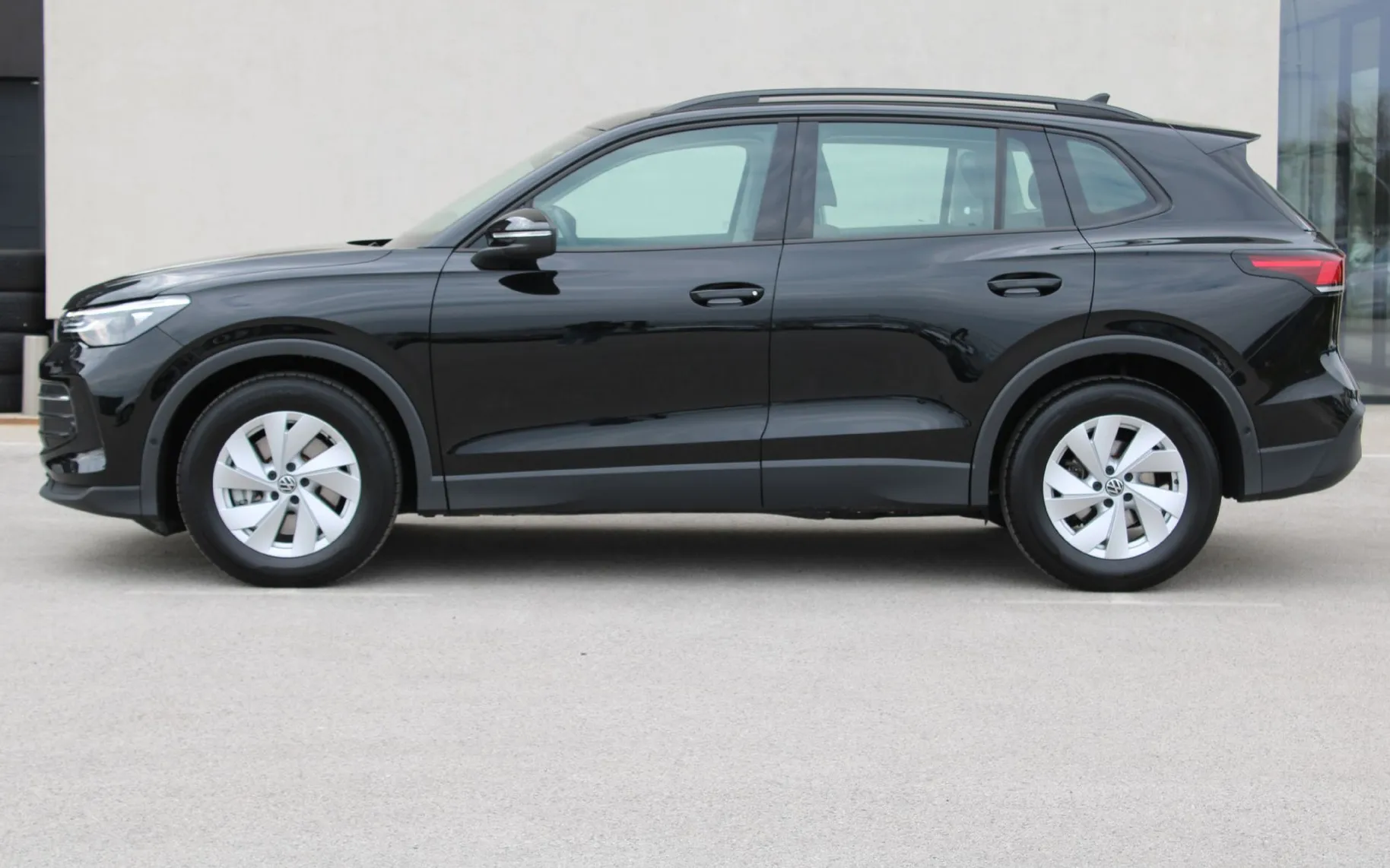 Zunanja slika - VW Tiguan - 2.0 TDI DSG Life 110kW ACC KAMERA LED IQ DRIVE - 4