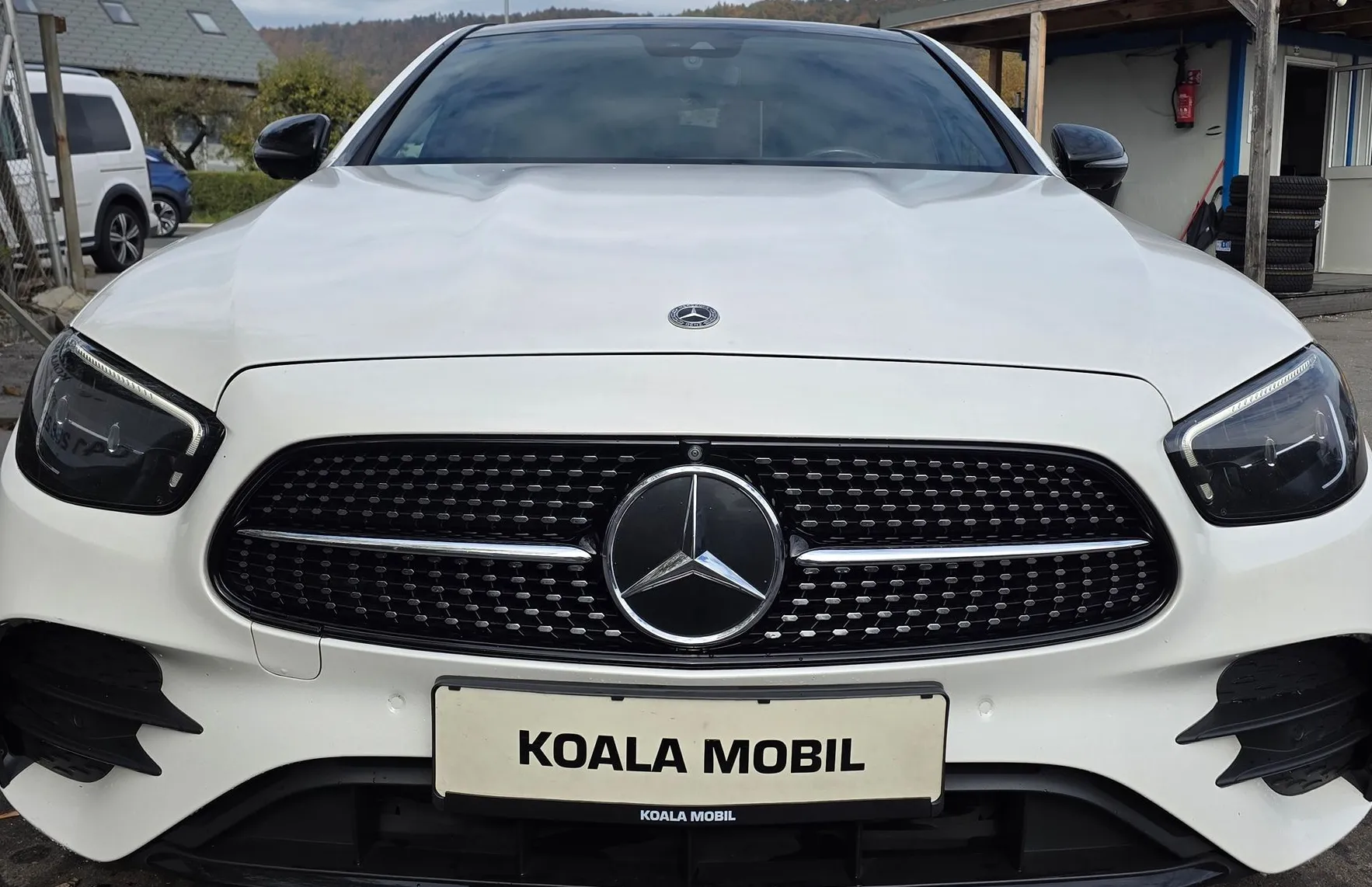 Zunanja slika - Mercedes-Benz E-Razred - E 220 d 4MATIC AMG AVT. LED-VIRTUAL-KAMERA-MEMORY - 2