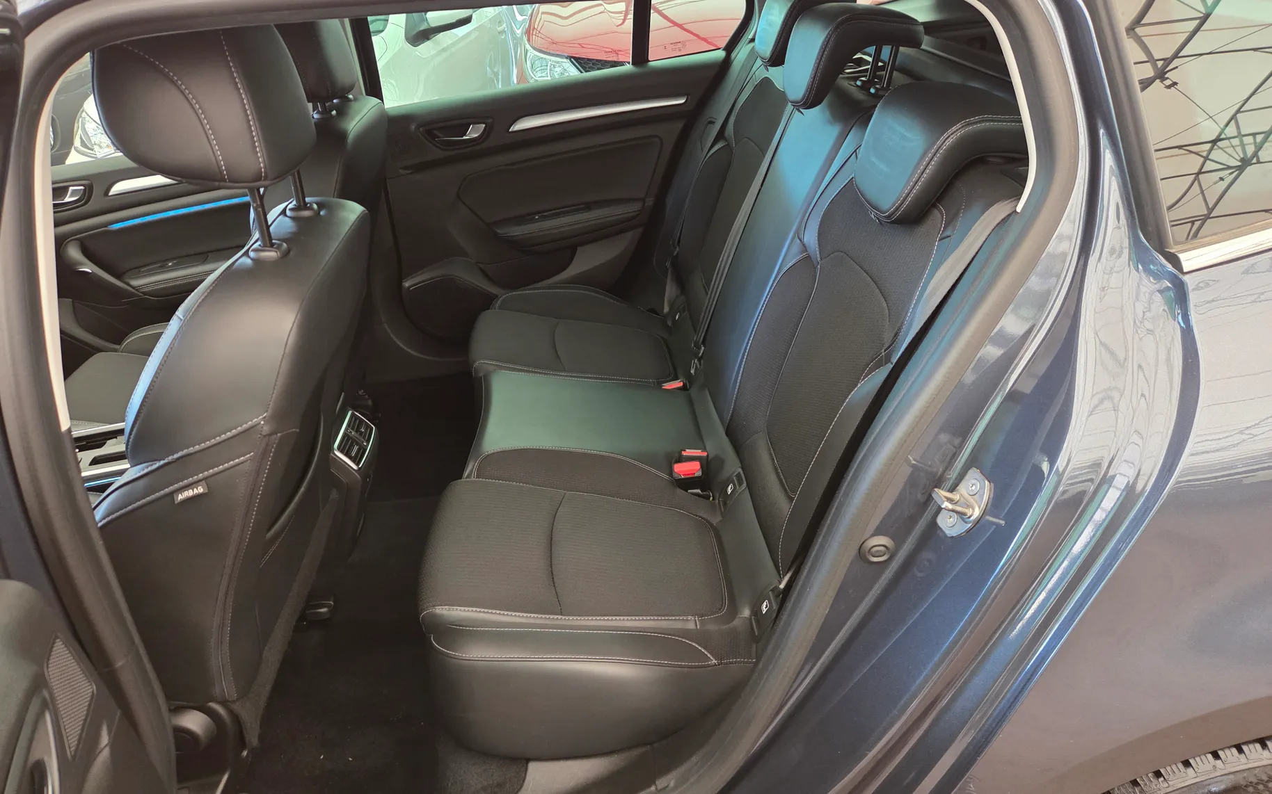 Zunanja slika - Renault Megane Limousine - Techno 1.3 16V TCe 140 KAMERA-KEYLESS-LED - 7