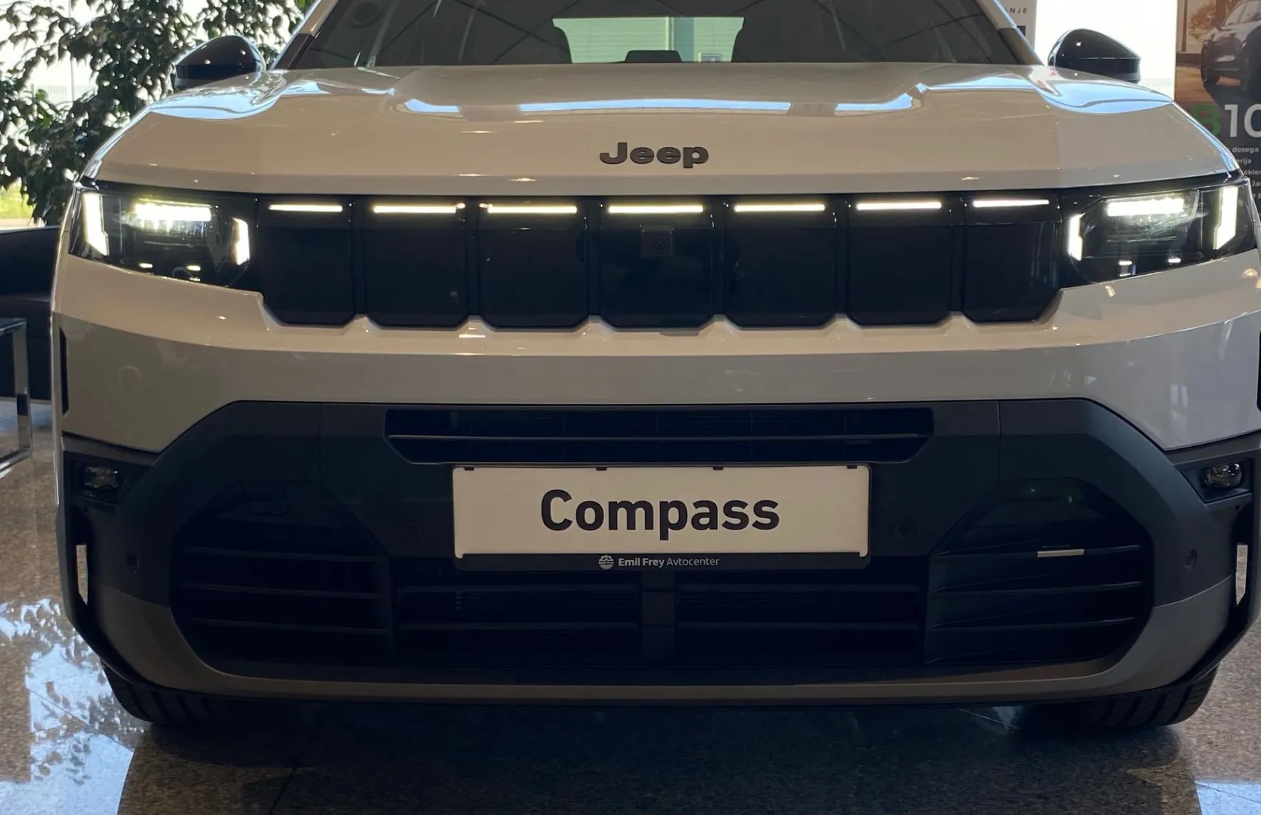 Zunanja slika - Jeep Compass - 1.2 DCT6 e-Hybrid 107kW First Edition - 2