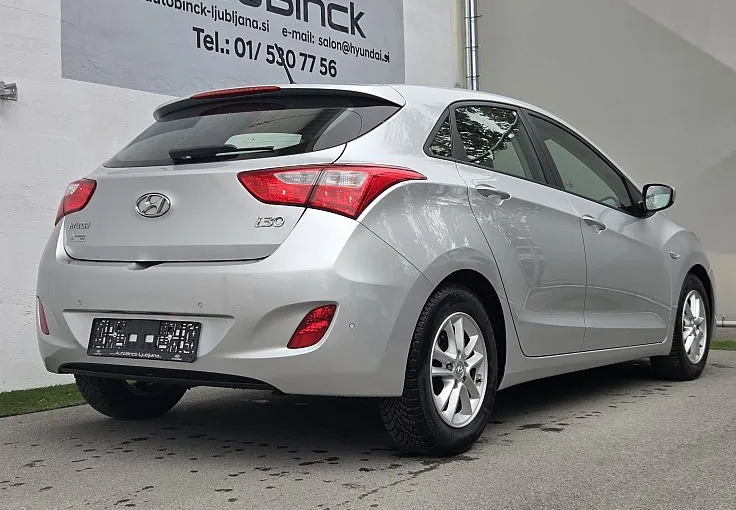 Zunanja slika - Hyundai i30 - 1.6 CRDi Comfort - 4