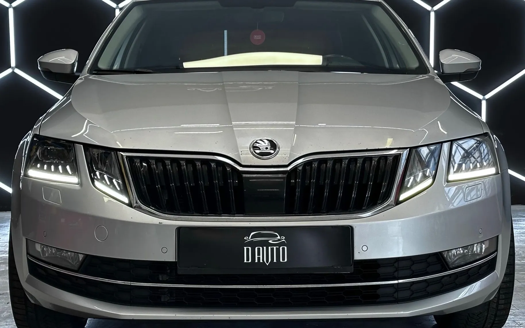 Zunanja slika - Škoda Octavia - 2.0 TDI DSG 110 kW-LED-NAVI-KLJUKA-AMBIENT-ACC - 2