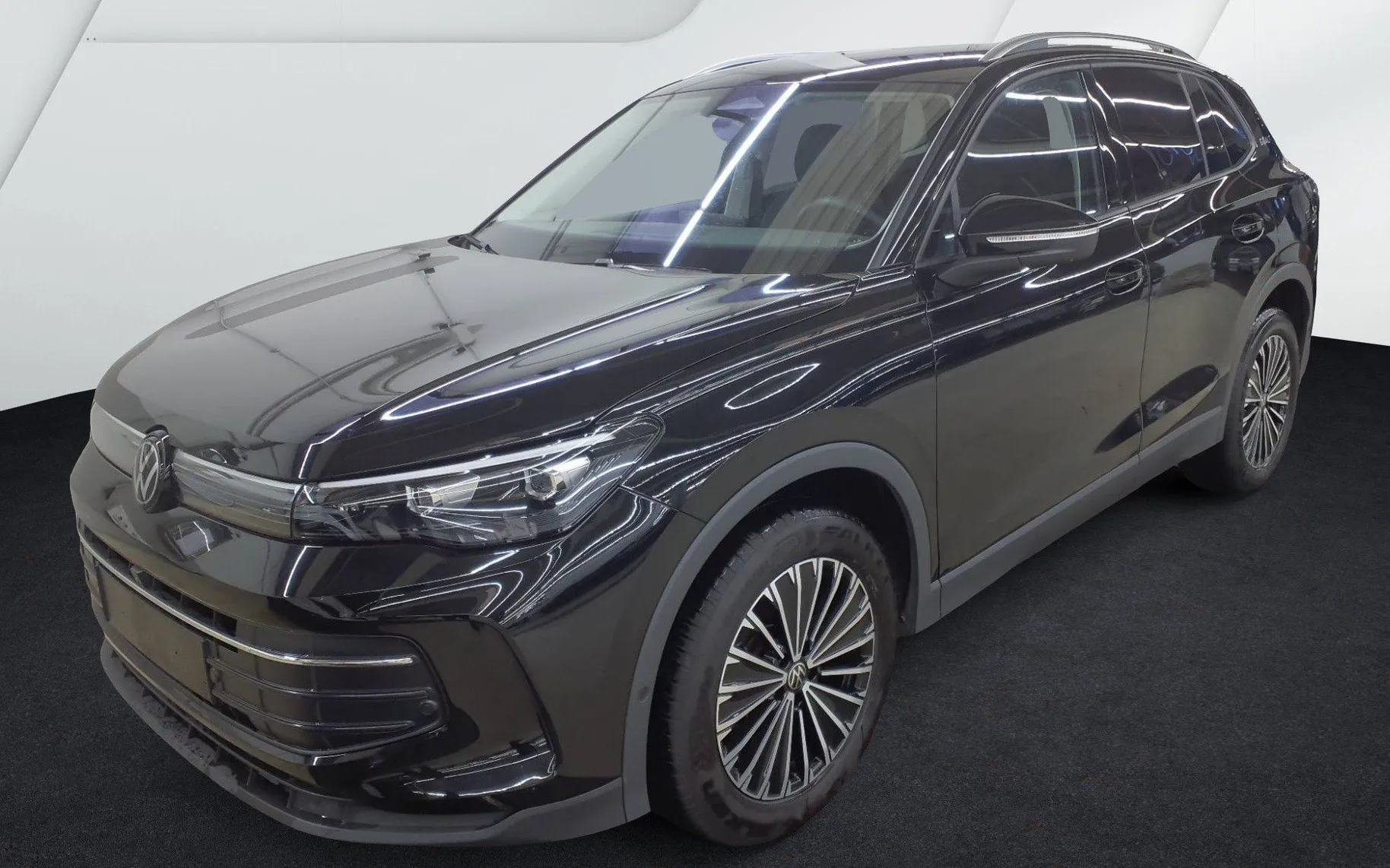 Zunanja slika - Volkswagen Tiguan - 2.0 TDI DSG 110kW.KAMERA.LED.USNJE.ACC.2025 - 1