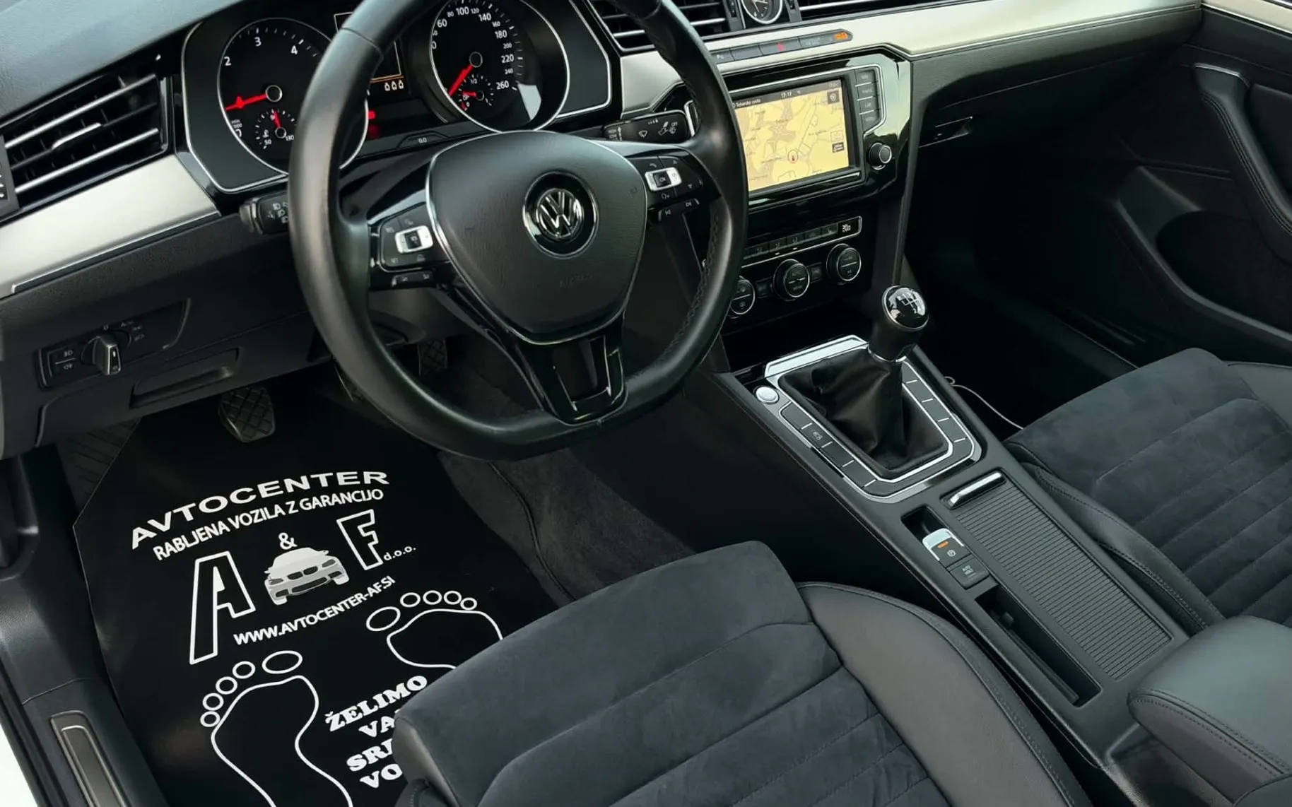 Notranja slika - Volkswagen Passat - 2.0 TDI-R LINE-FUL LED-LIZING ZA TUJCE-ACC-NAVI- - 9