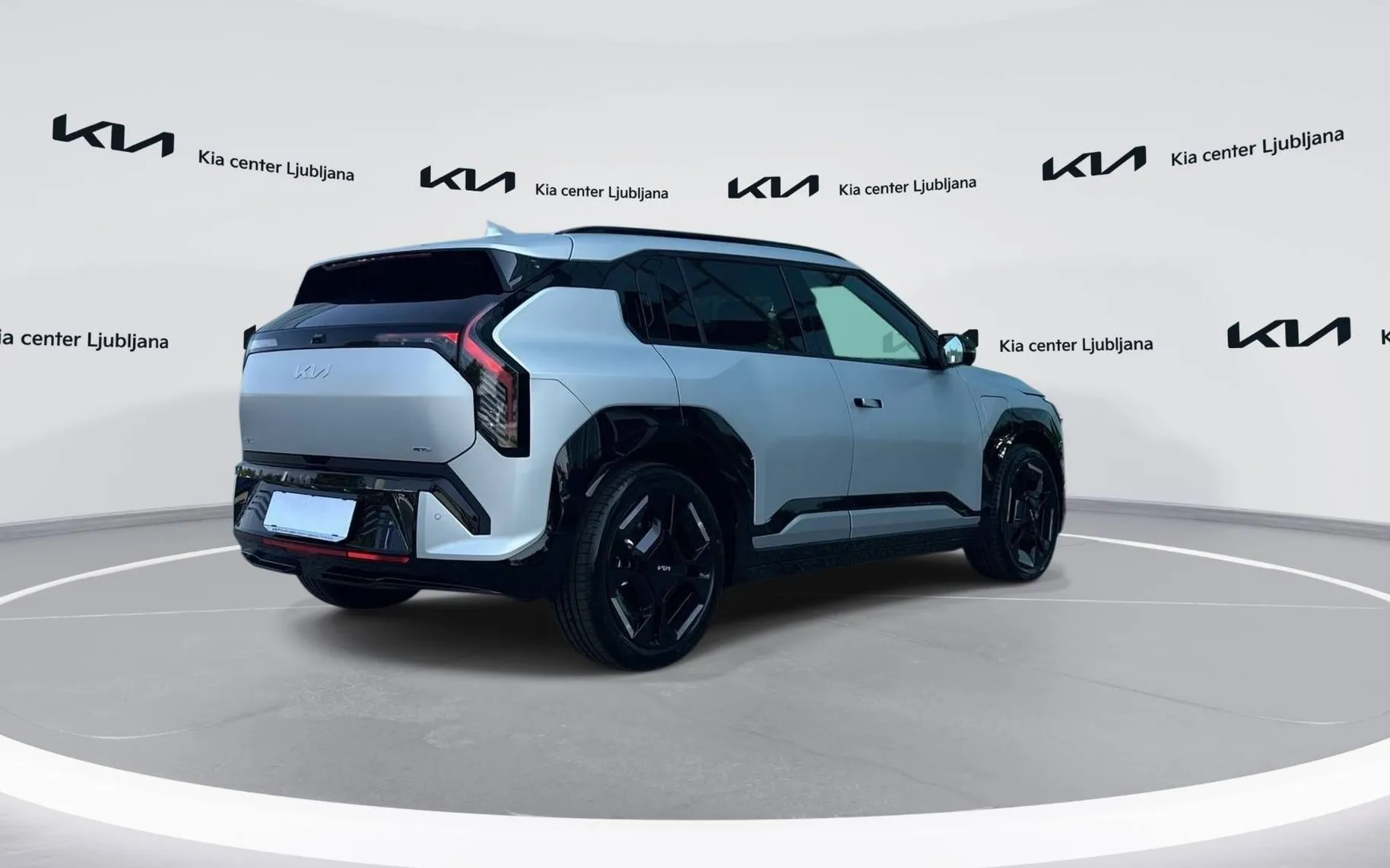 Zunanja slika - KIA EV3 - GT-Line 81.4 kWh baterija. doseg do 605km - 5