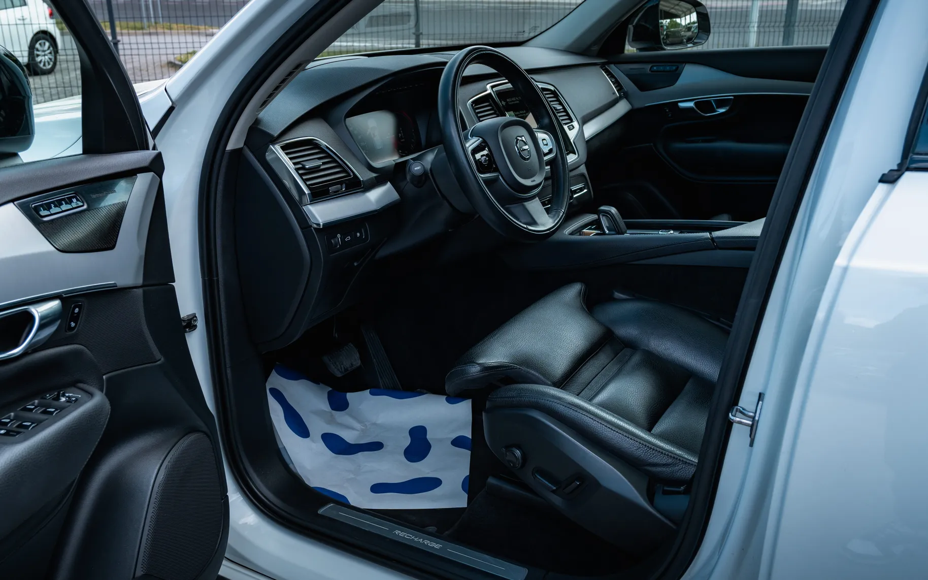 Zunanja slika - Volvo XC90 - T8 Recharge AWD R-Design Avt. - 9