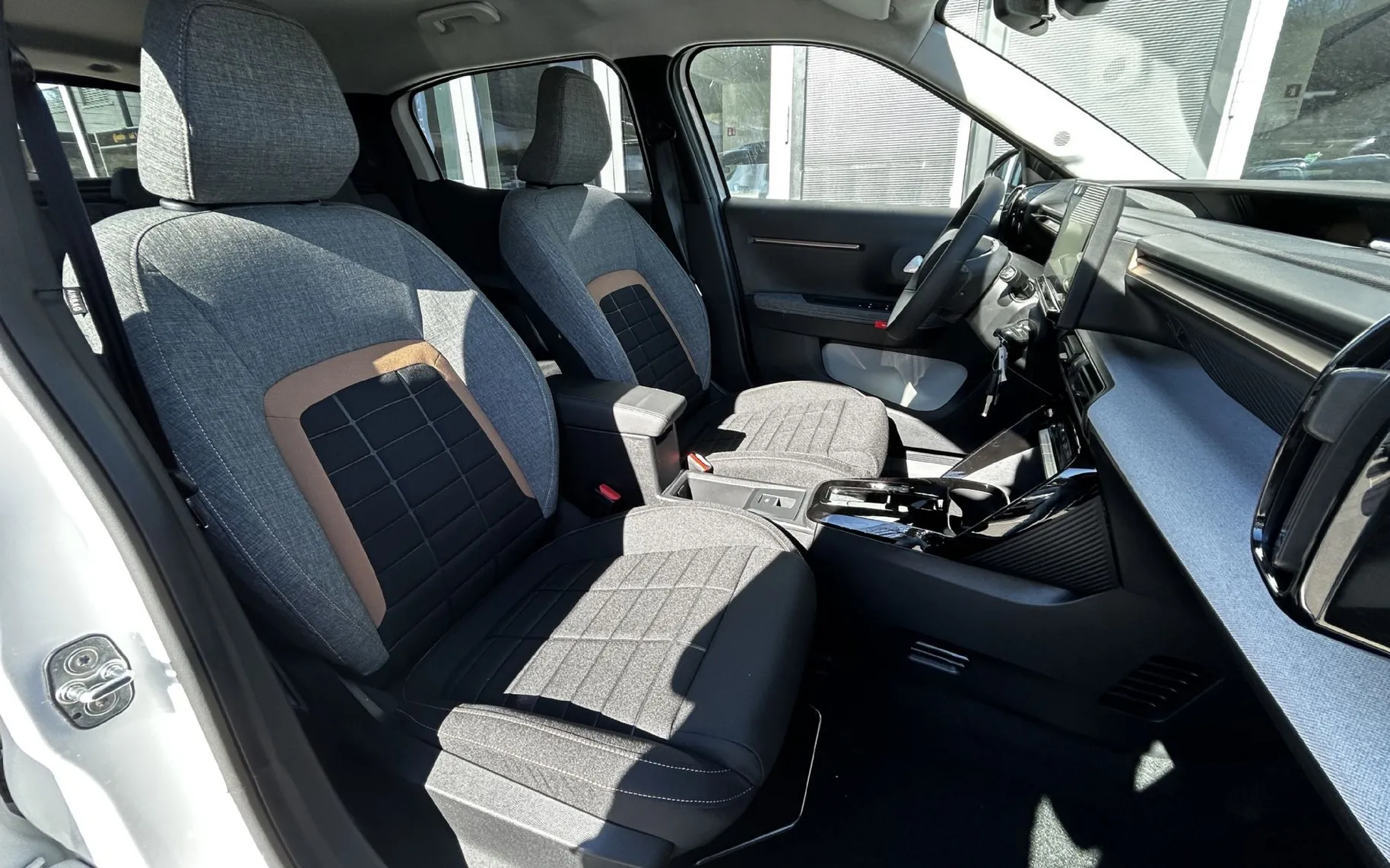 Zunanja slika - Citroën C3 Aircross - Hybrid145 ëDCS6 PLUS - 10
