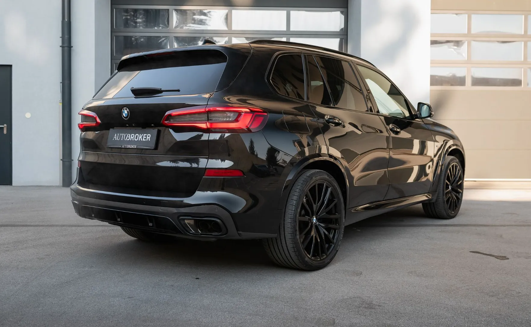 Zunanja slika - BMW X5 - serija : M50i Adaptivno M podvozje HarmanK Night vision - 5